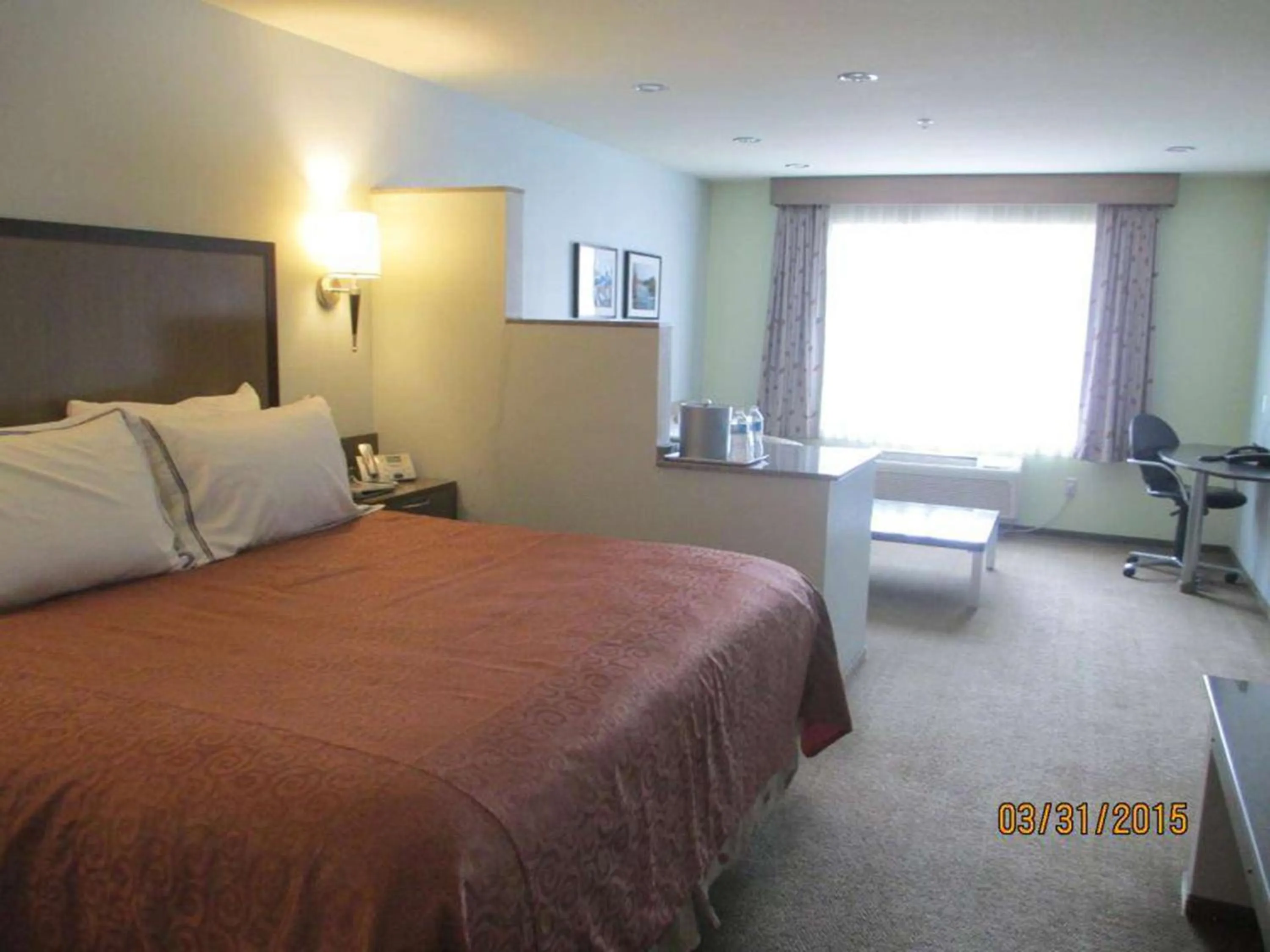 Photo of the whole room, Bed in Best Western Snowcap Lodge