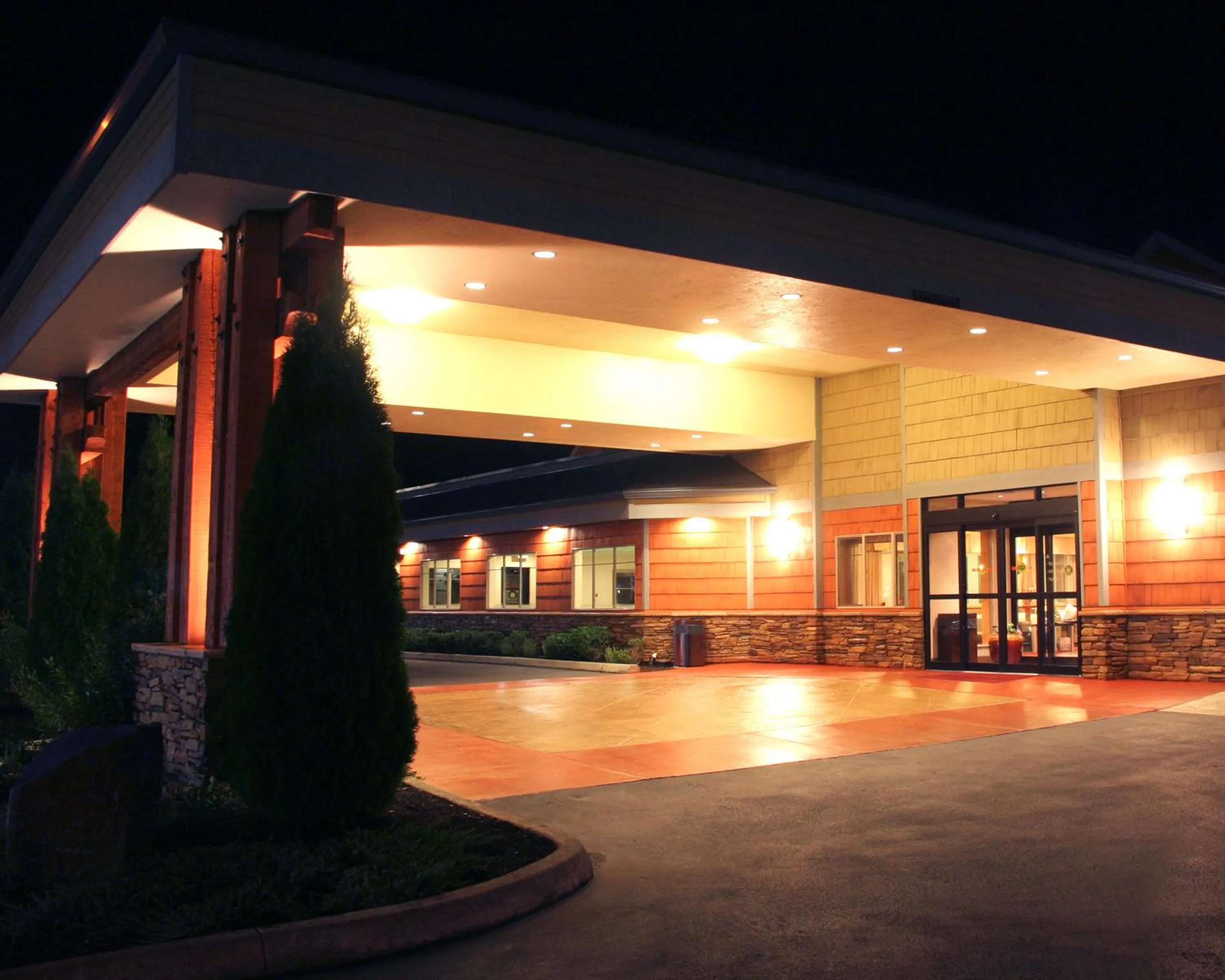 Facade/entrance in Best Western Snowcap Lodge