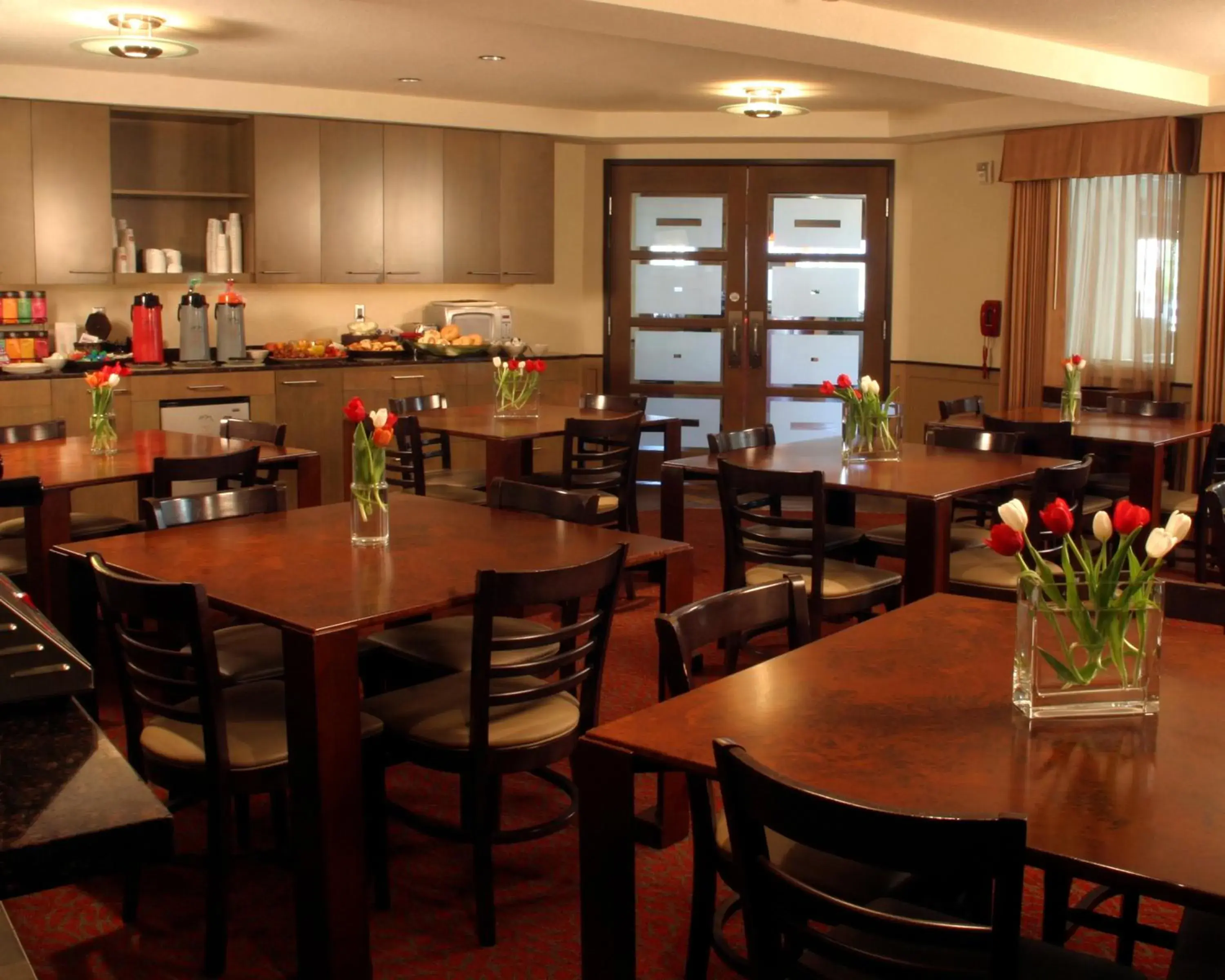 Food and drinks in Best Western Snowcap Lodge Food and drinks in Best Western Snowcap Lodge