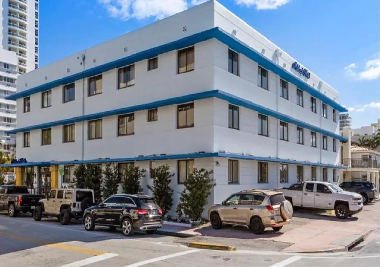 Property building in Notebook Miami Beach Property building in Notebook Miami Beach