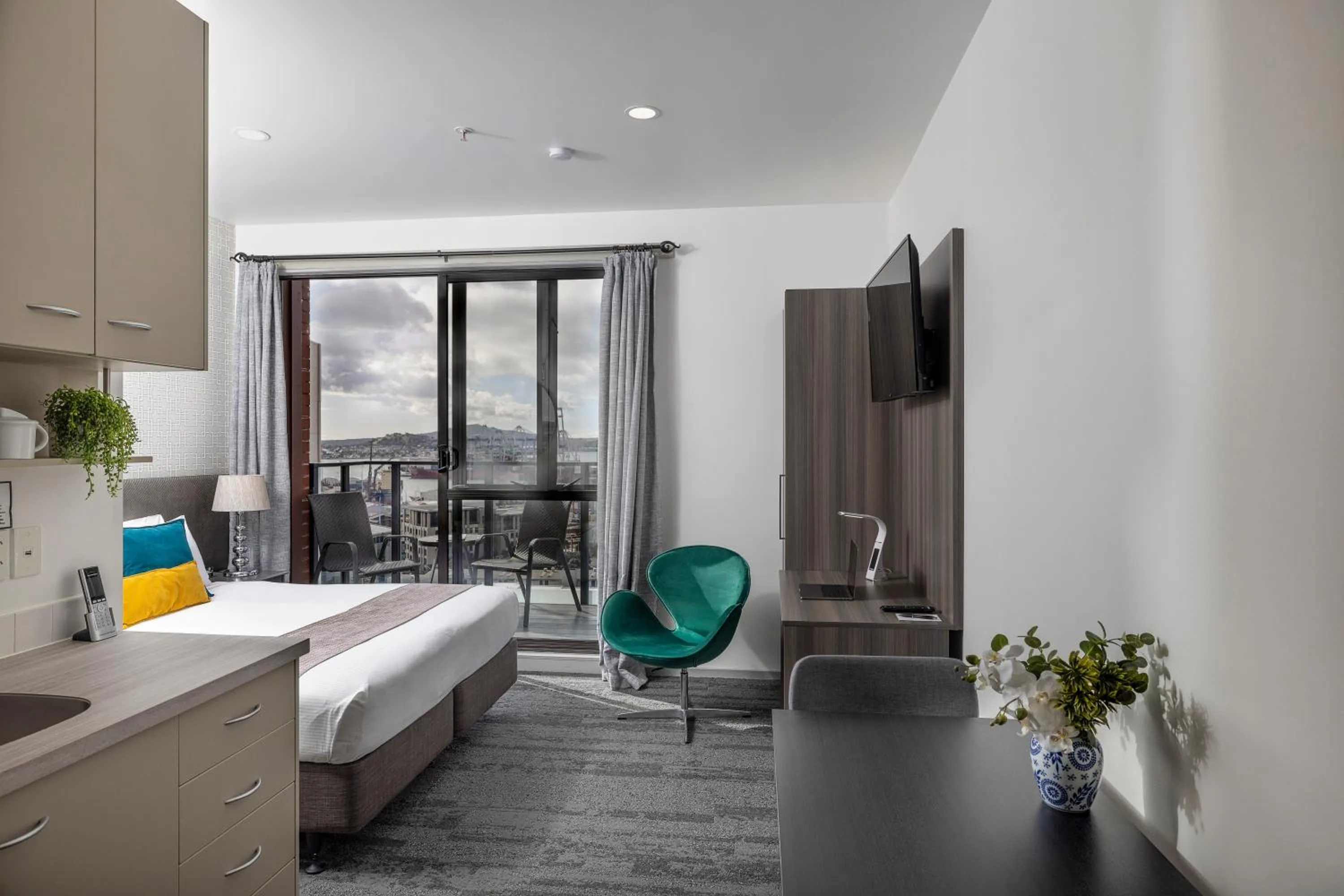 Balcony/Terrace, Bed in Quest on Eden Auckland CBD Apartment Hotel