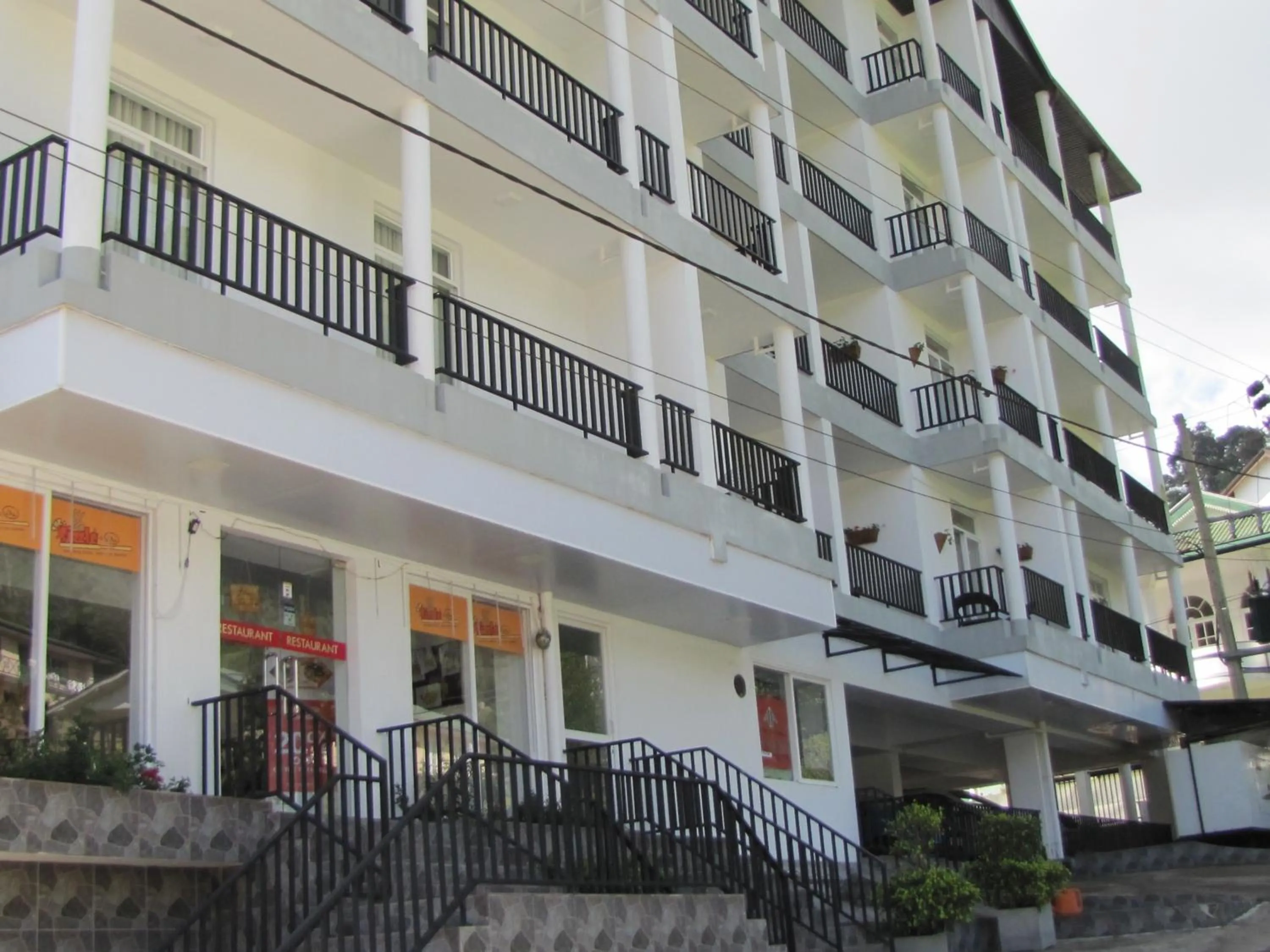 Shinic Holiday Inn