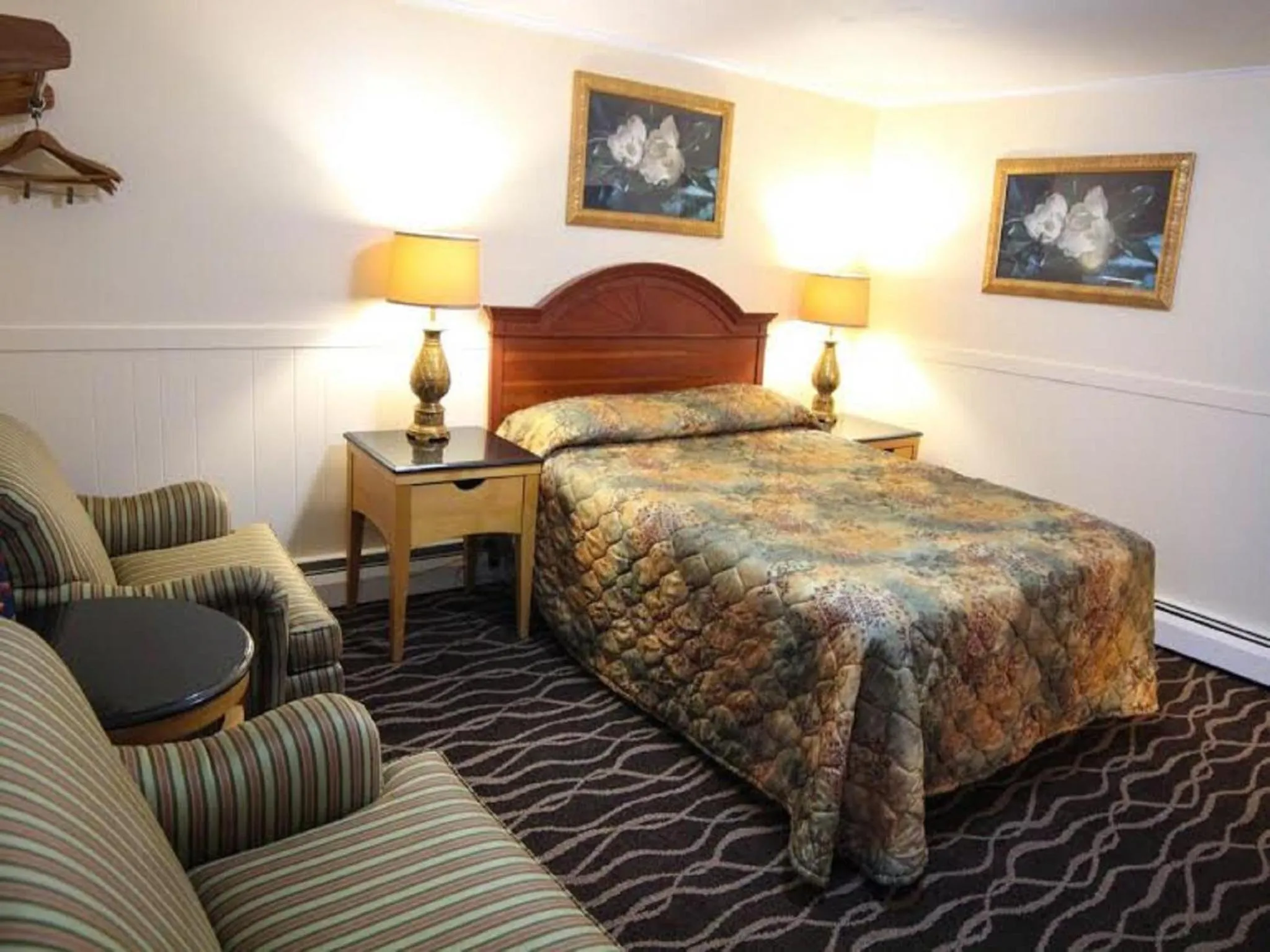 Photo of the whole room, Bed in Willows Motel