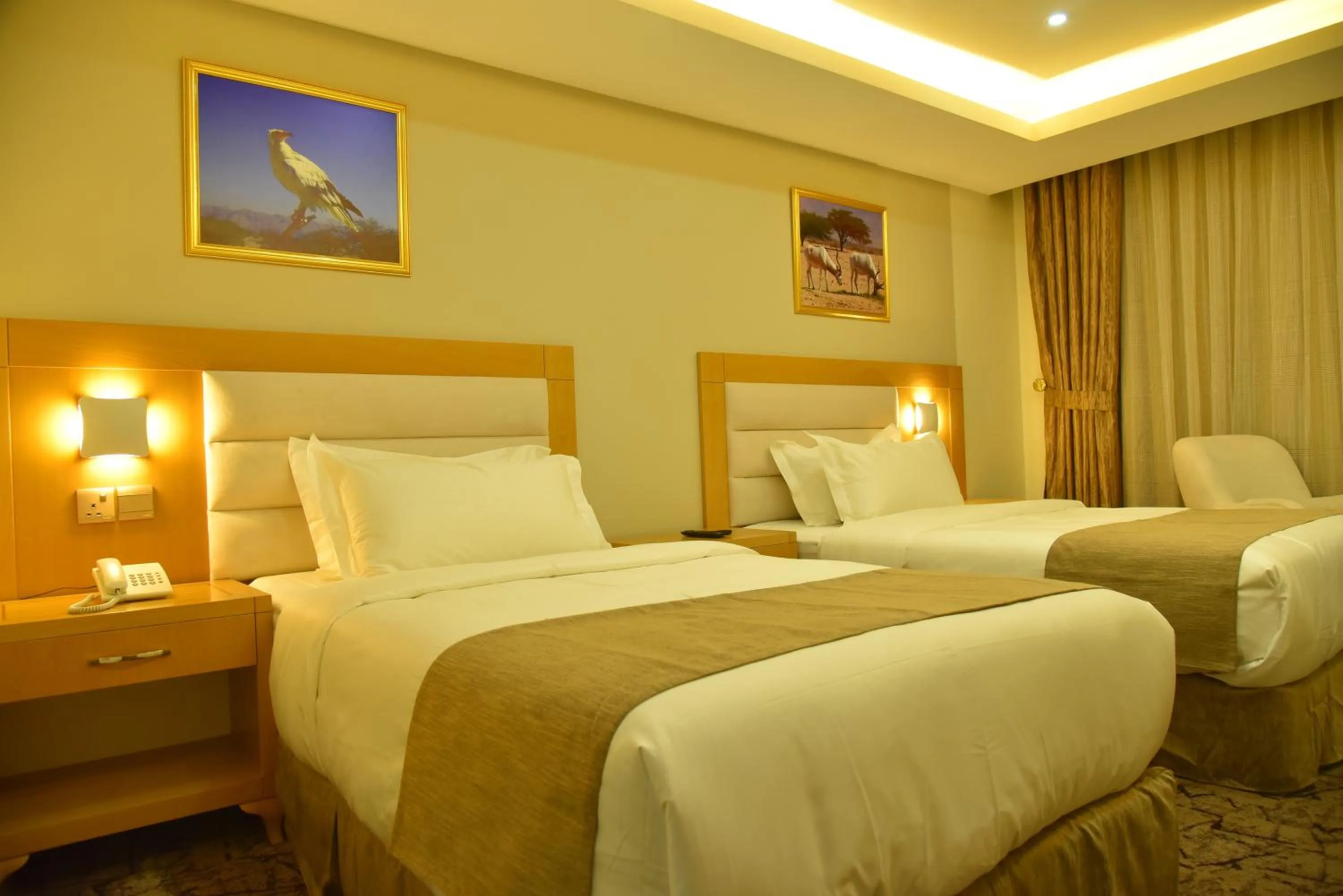 Bedroom, Bed in Muscat Plaza Hotel