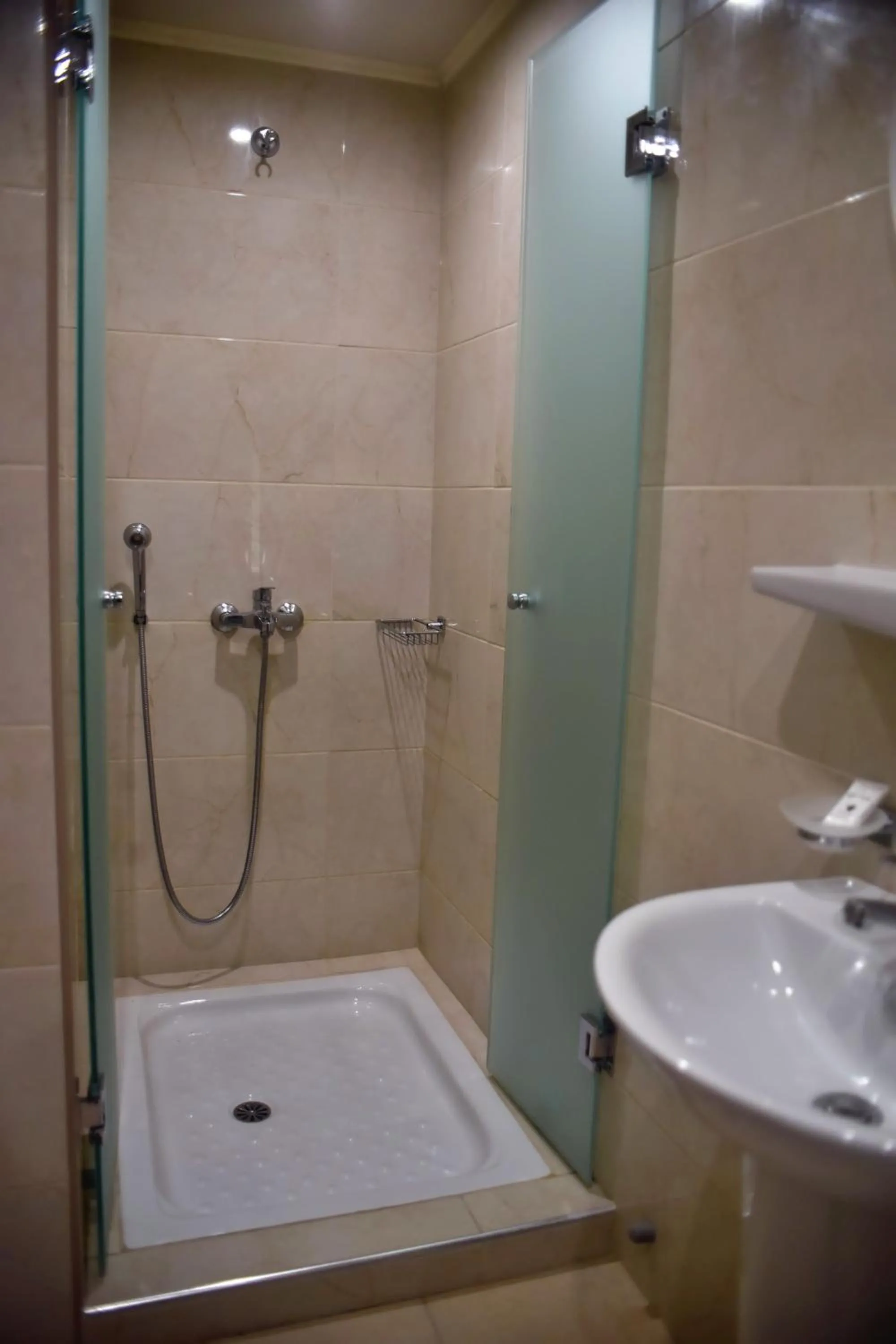 Shower in 24 Seven Boutique Hotel