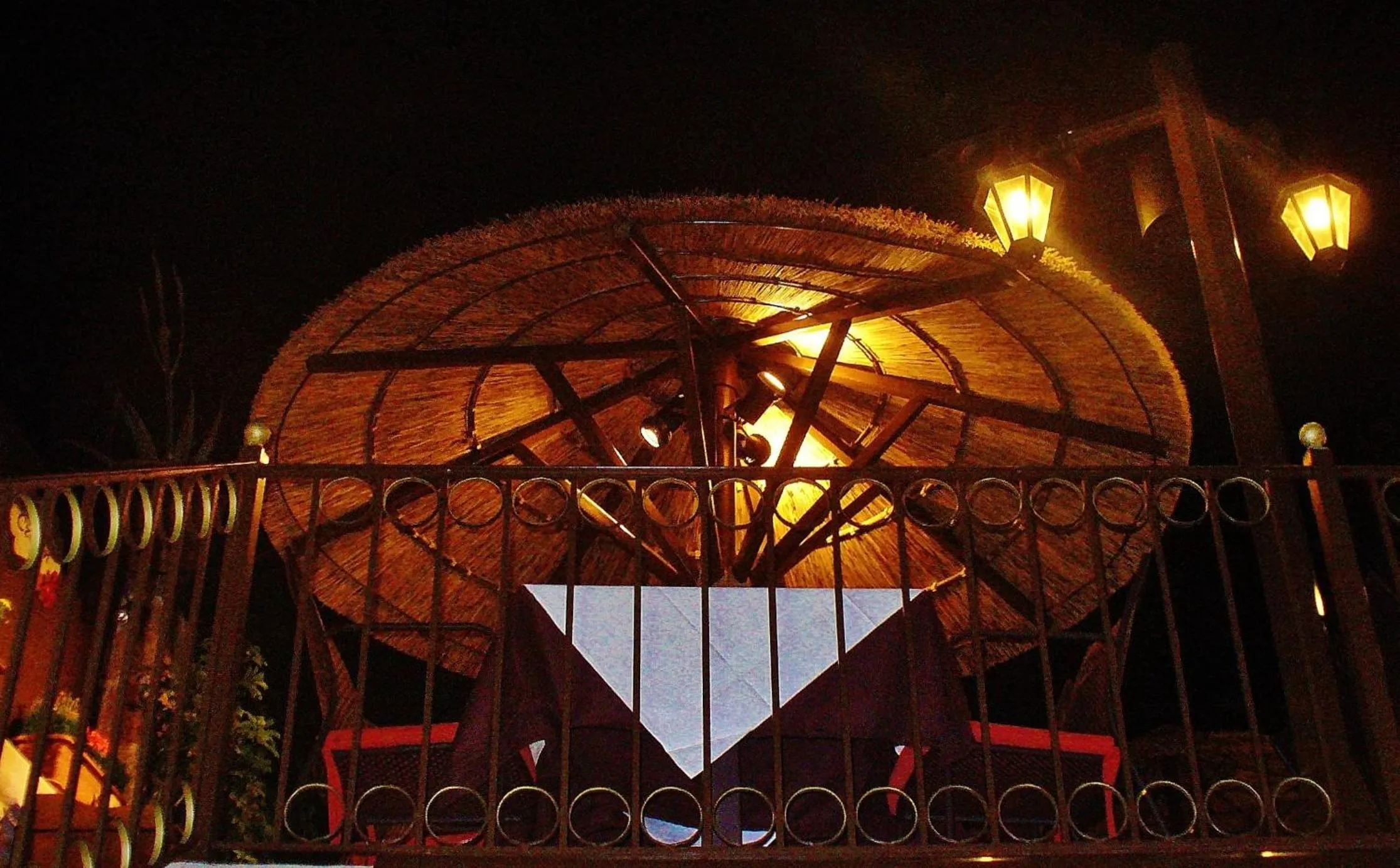 Restaurant/places to eat in 24 Seven Boutique Hotel