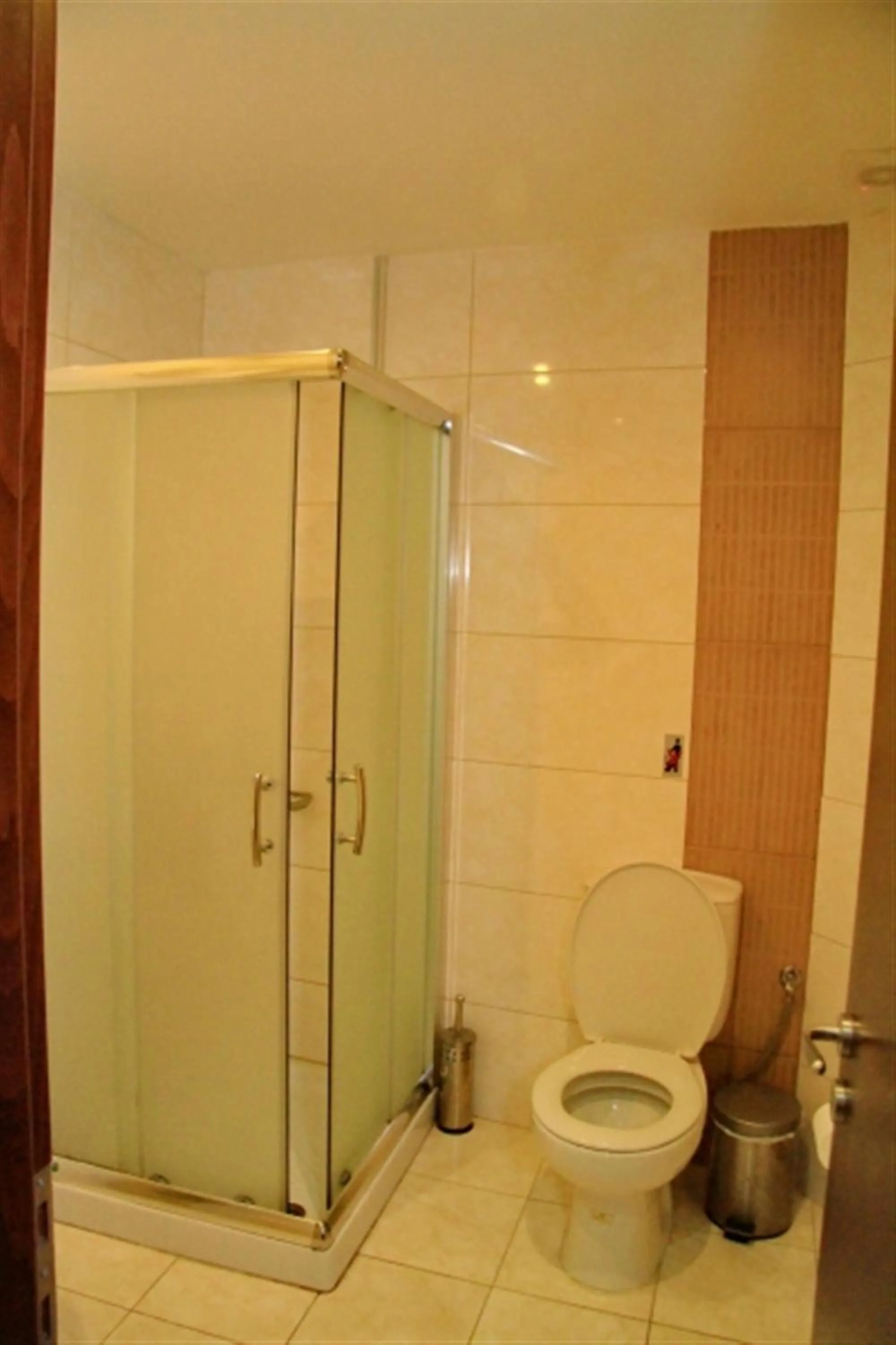 Shower in 24 Seven Boutique Hotel