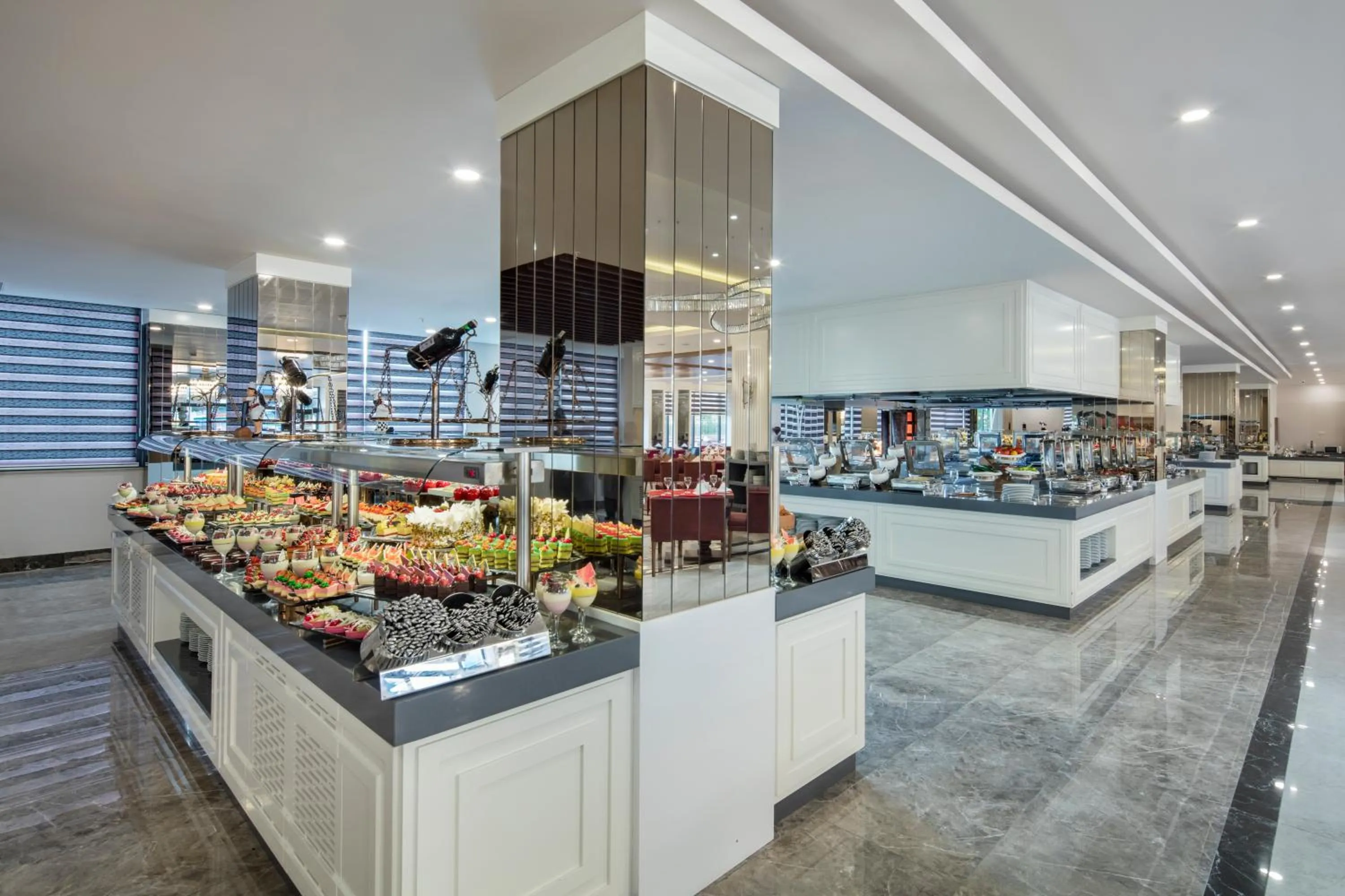 Restaurant/places to eat in Aydinbey Queen's Palace & Spa - Ultra All Inclusive