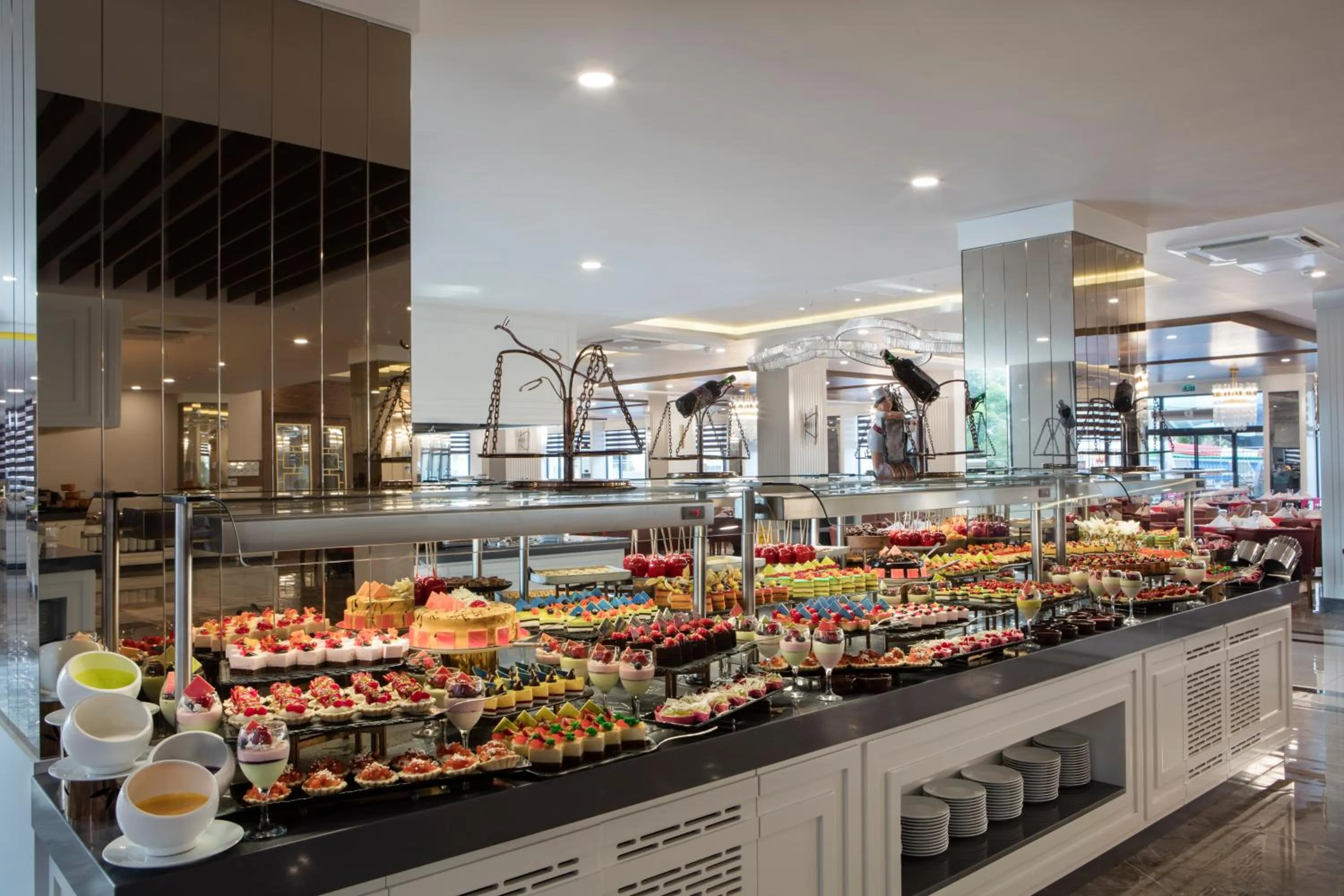 Restaurant/places to eat in Aydinbey Queen's Palace & Spa - Ultra All Inclusive