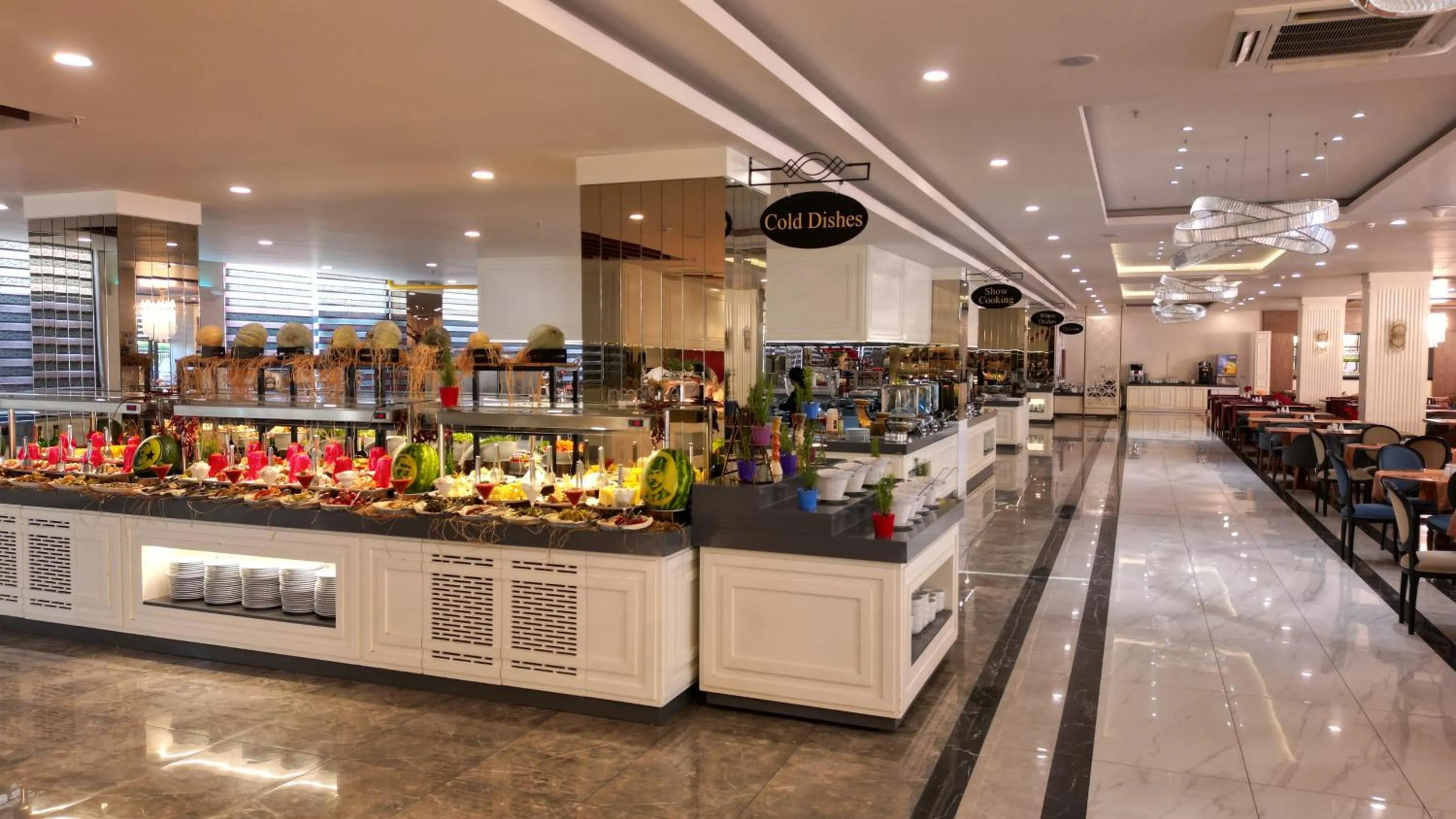 Restaurant/places to eat in Aydinbey Queen's Palace & Spa - Ultra All Inclusive