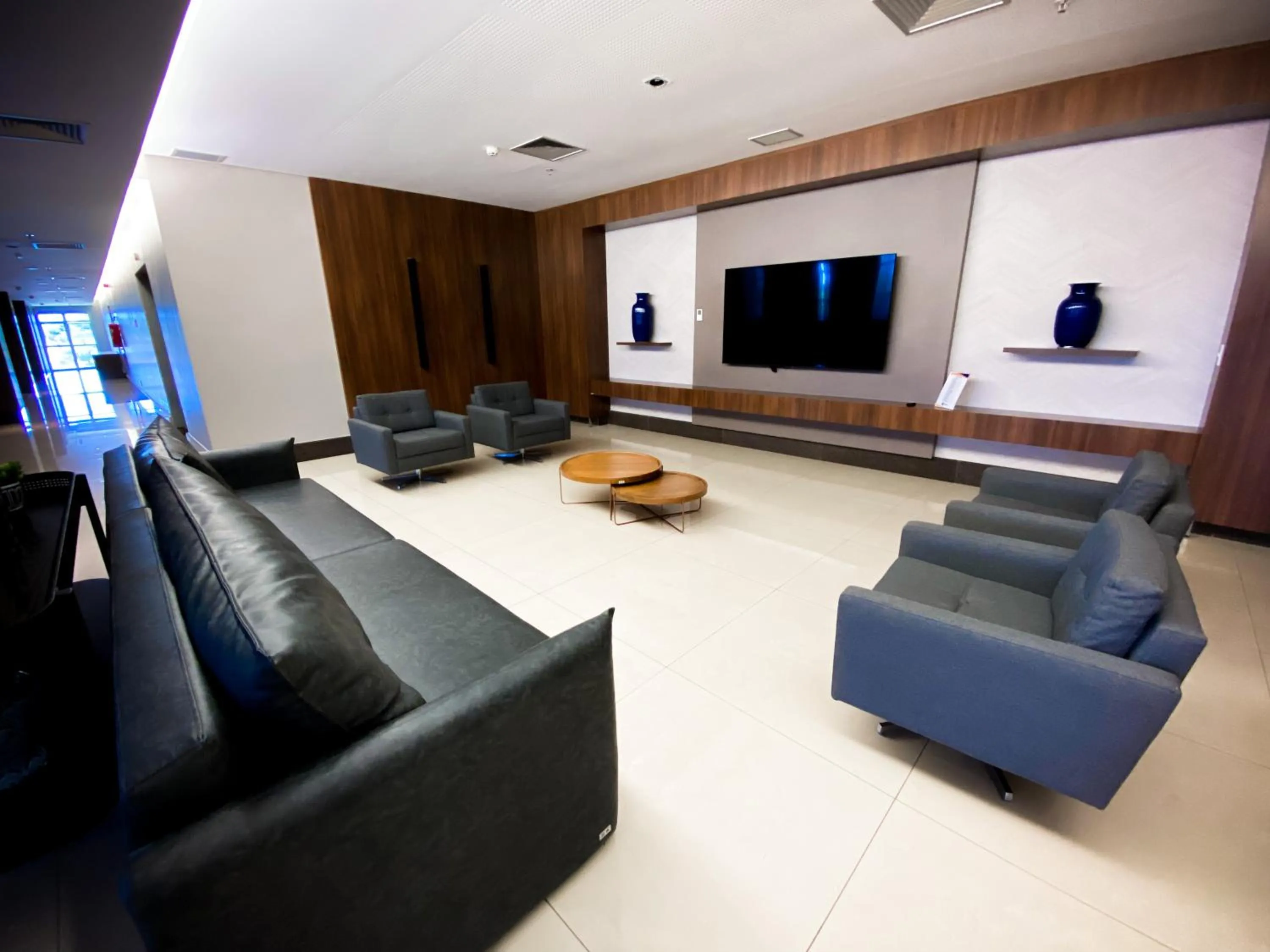 Communal lounge/ TV room in Hotel Rainha do Brasil