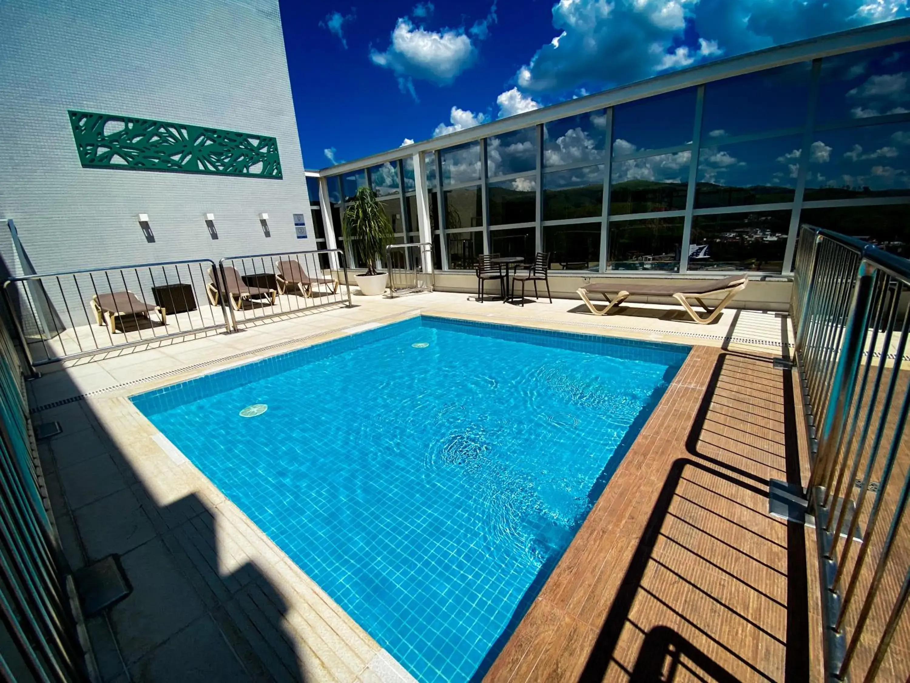 Swimming pool in Hotel Rainha do Brasil Swimming pool in Hotel Rainha do Brasil