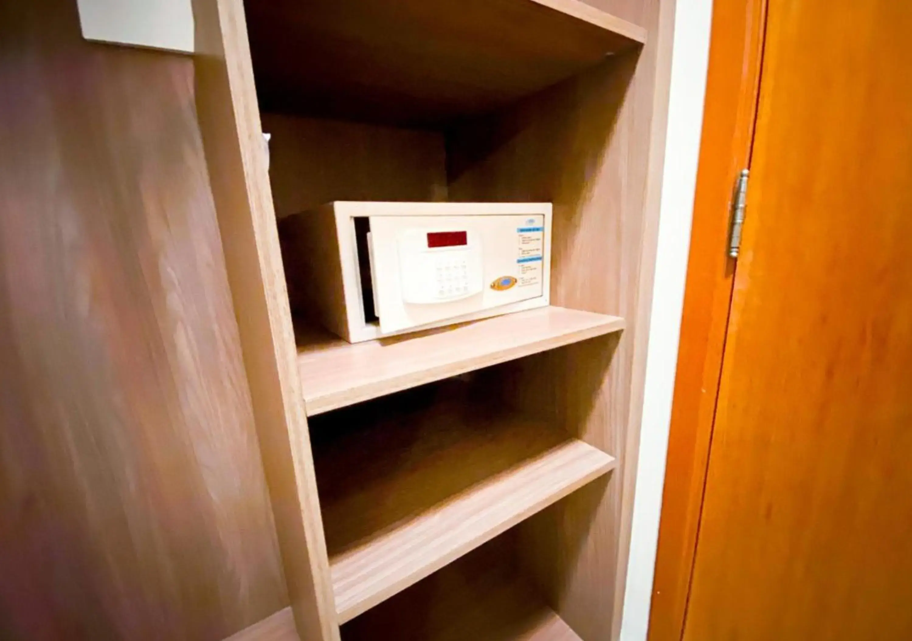 Standard Triple Room - single occupancy in Hotel Rainha do Brasil Standard Triple Room - single occupancy in Hotel Rainha do Brasil