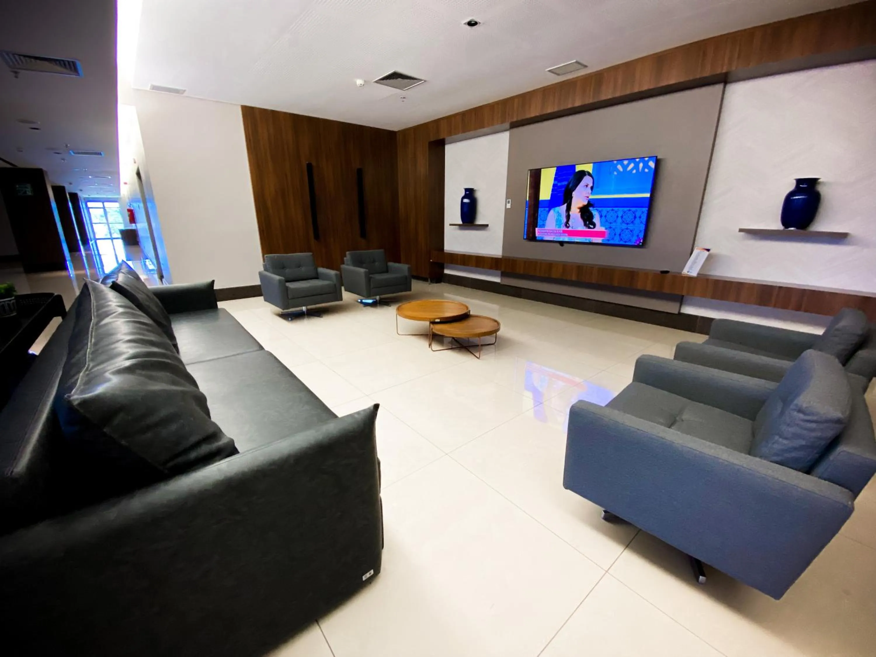 Communal lounge/ TV room in Hotel Rainha do Brasil