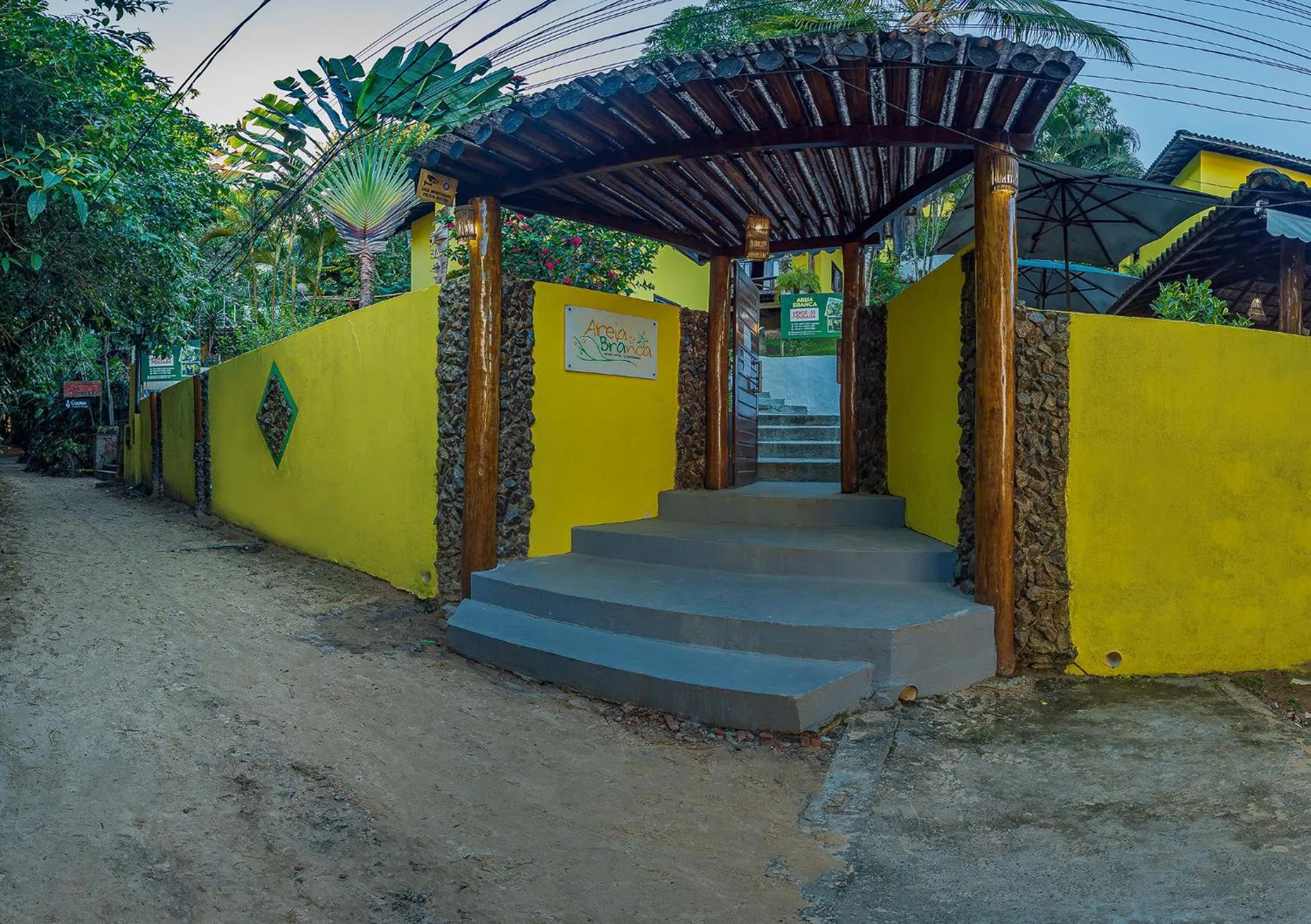 Facade/entrance in Areia Branca Apart Hotel