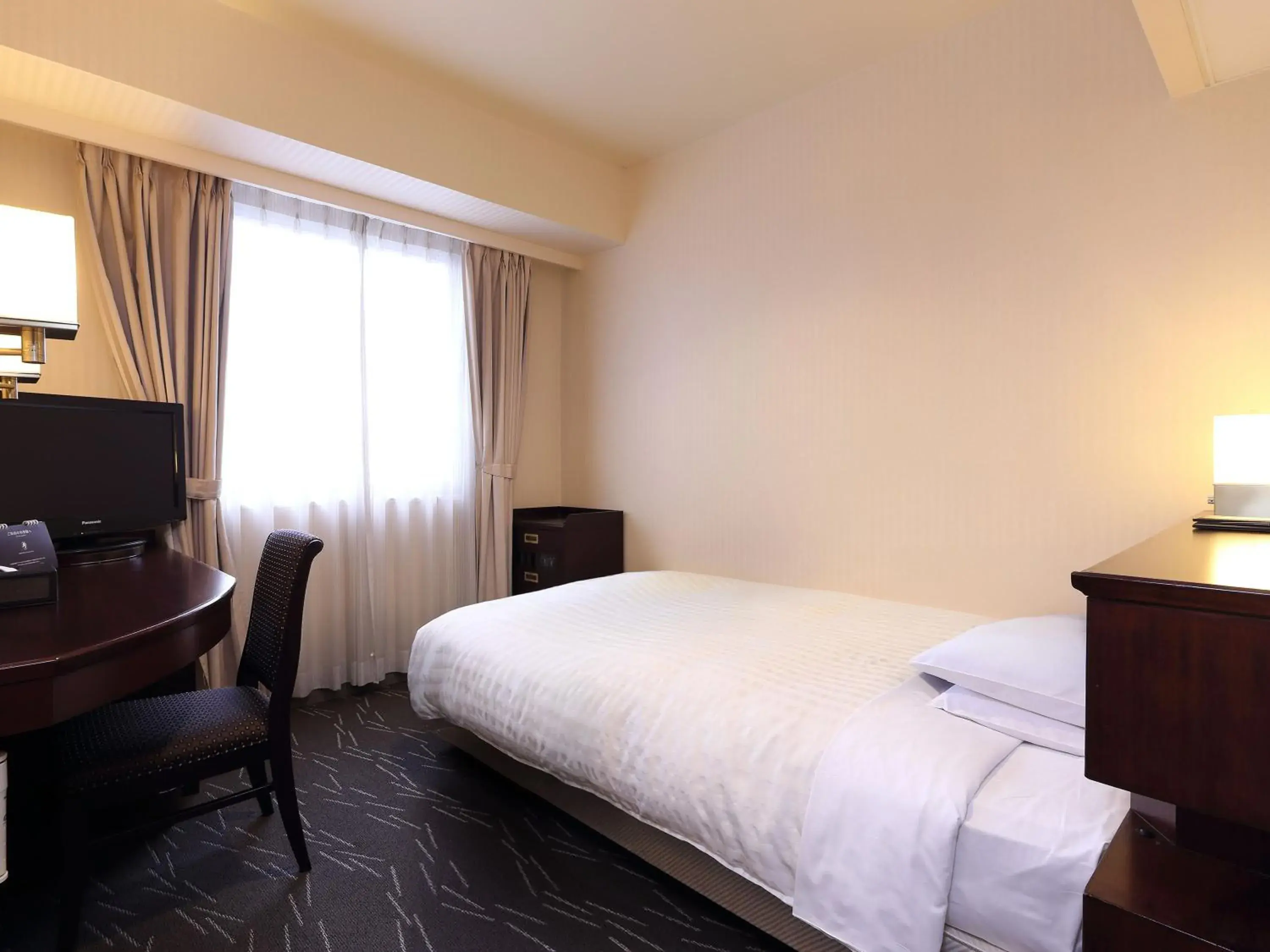 Business Single Room - Non-Smoking in Nishitetsu Grand Hotel Business Single Room - Non-Smoking in Nishitetsu Grand Hotel