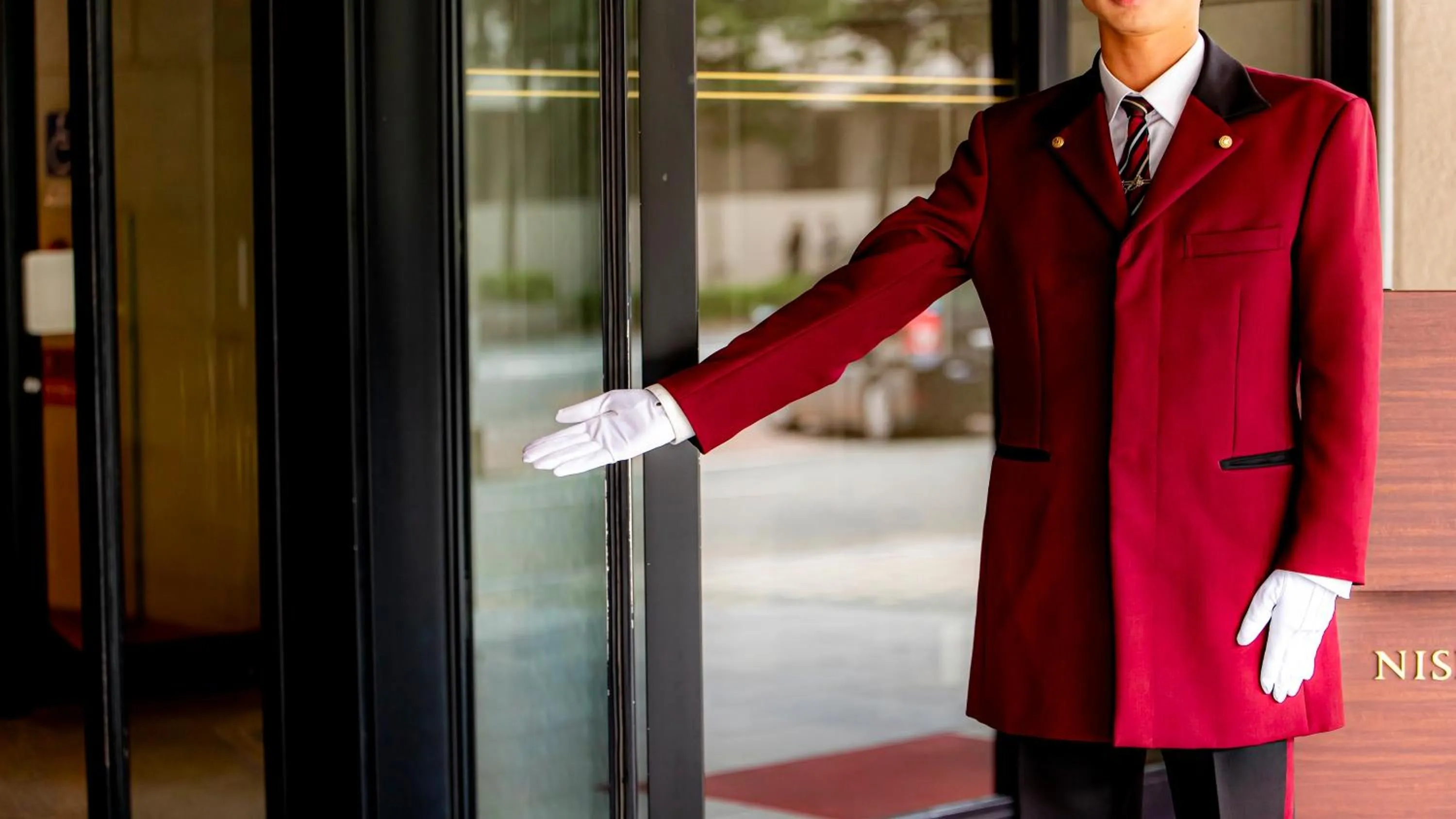 Staff in Nishitetsu Grand Hotel