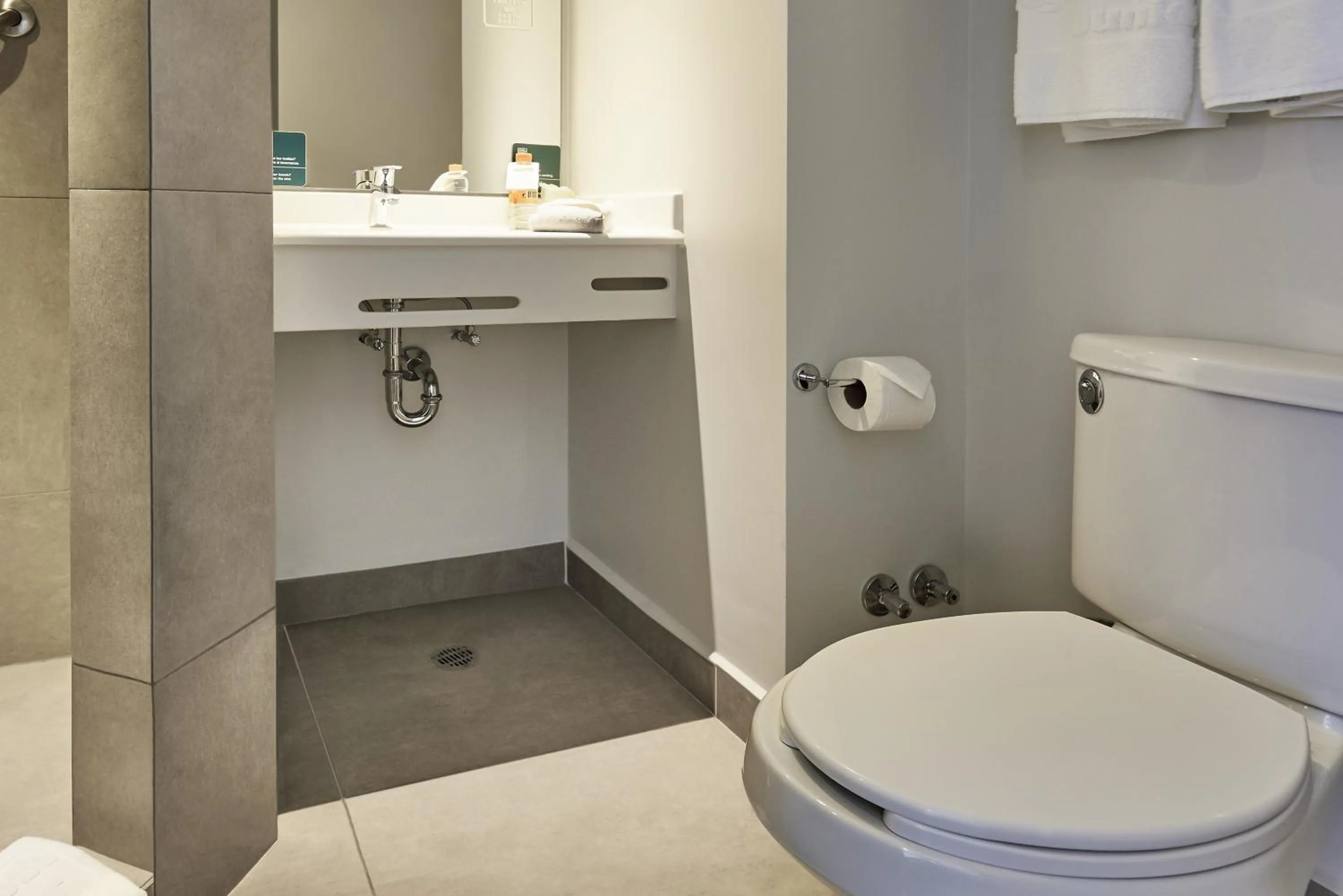 Bathroom in City Express Junior by Marriott Ciudad de México Sullivan