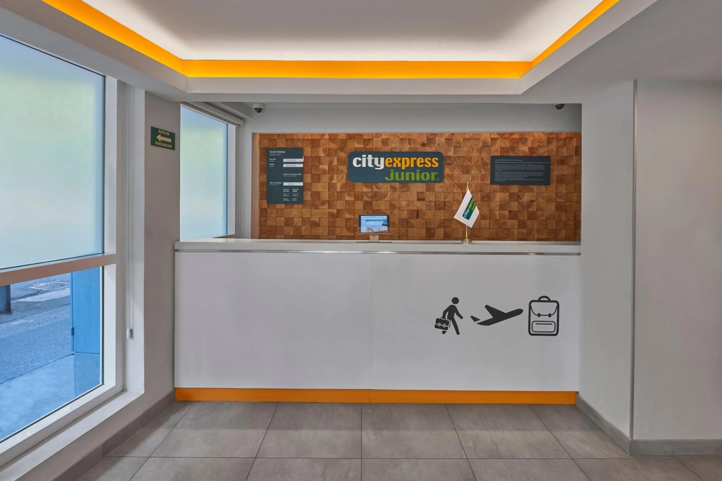 Lobby or reception in City Express Junior by Marriott Ciudad de México Sullivan