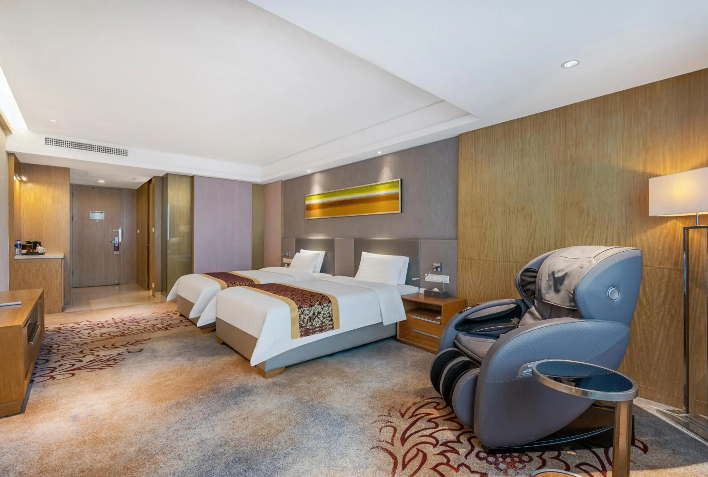 Bedroom, Bed in Pearl River International Hotel（International Textile City）