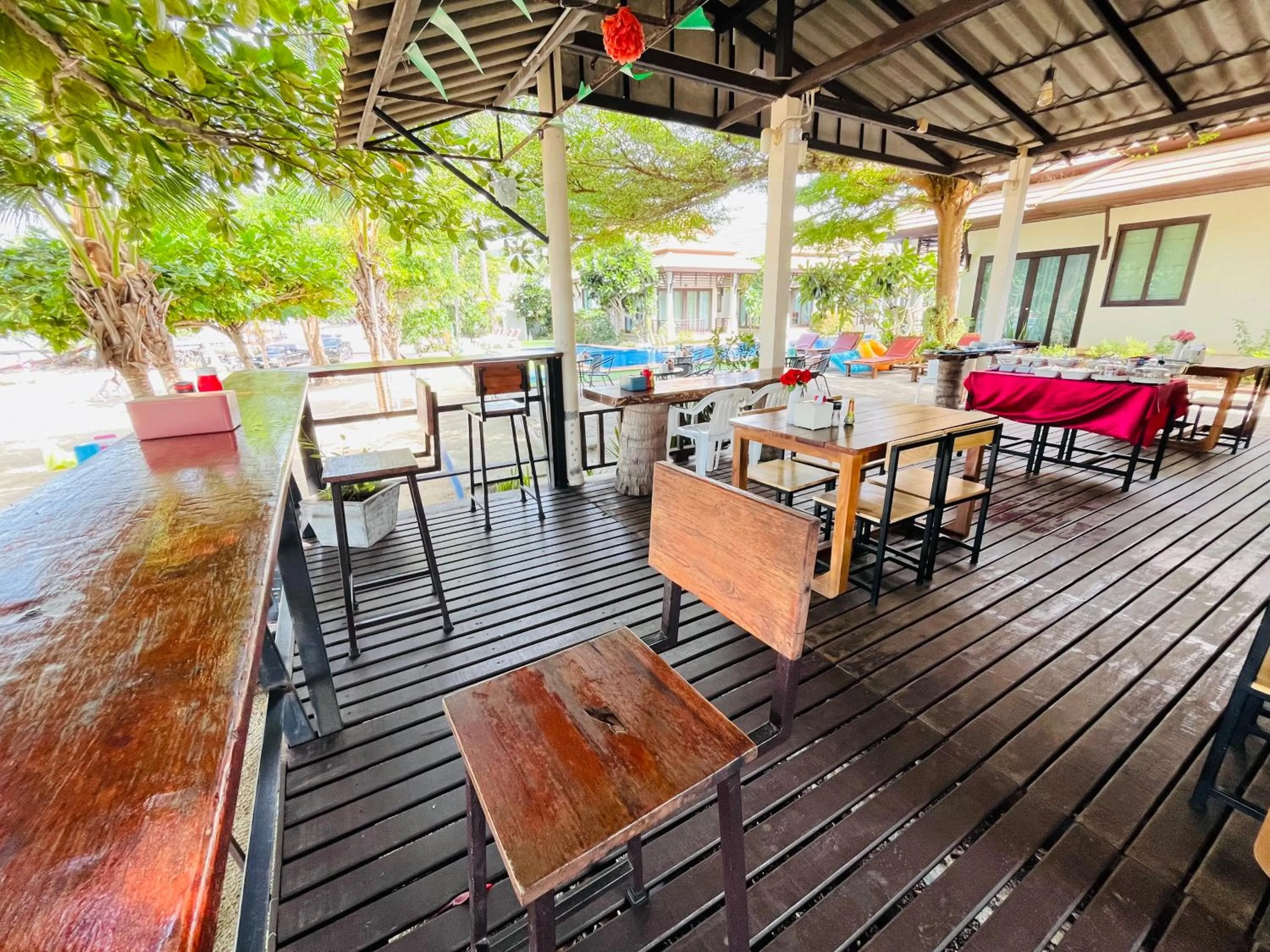 Restaurant/places to eat in Poolsawat Villa - SHA Plus