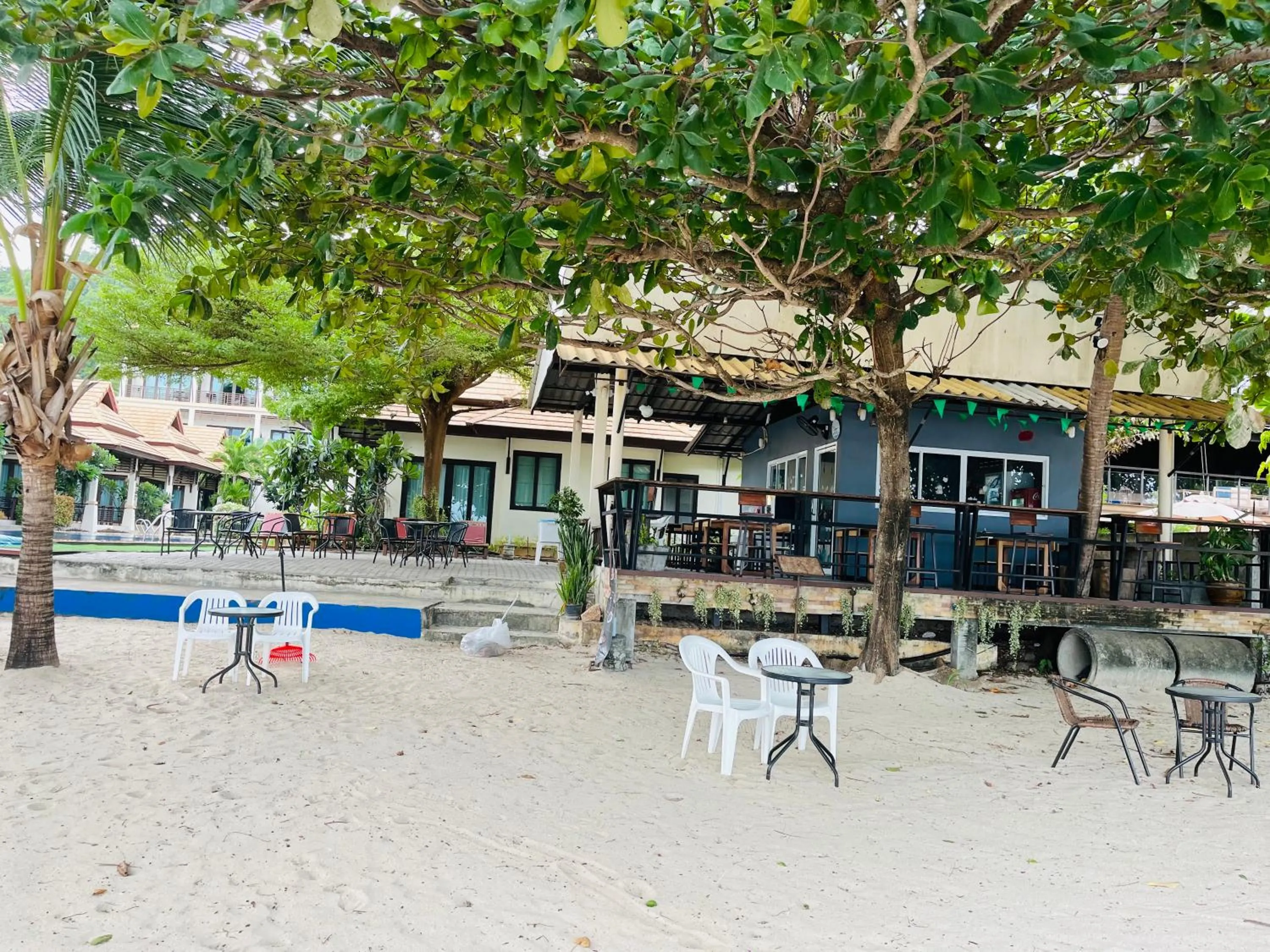 Restaurant/places to eat in Poolsawat Villa - SHA Plus