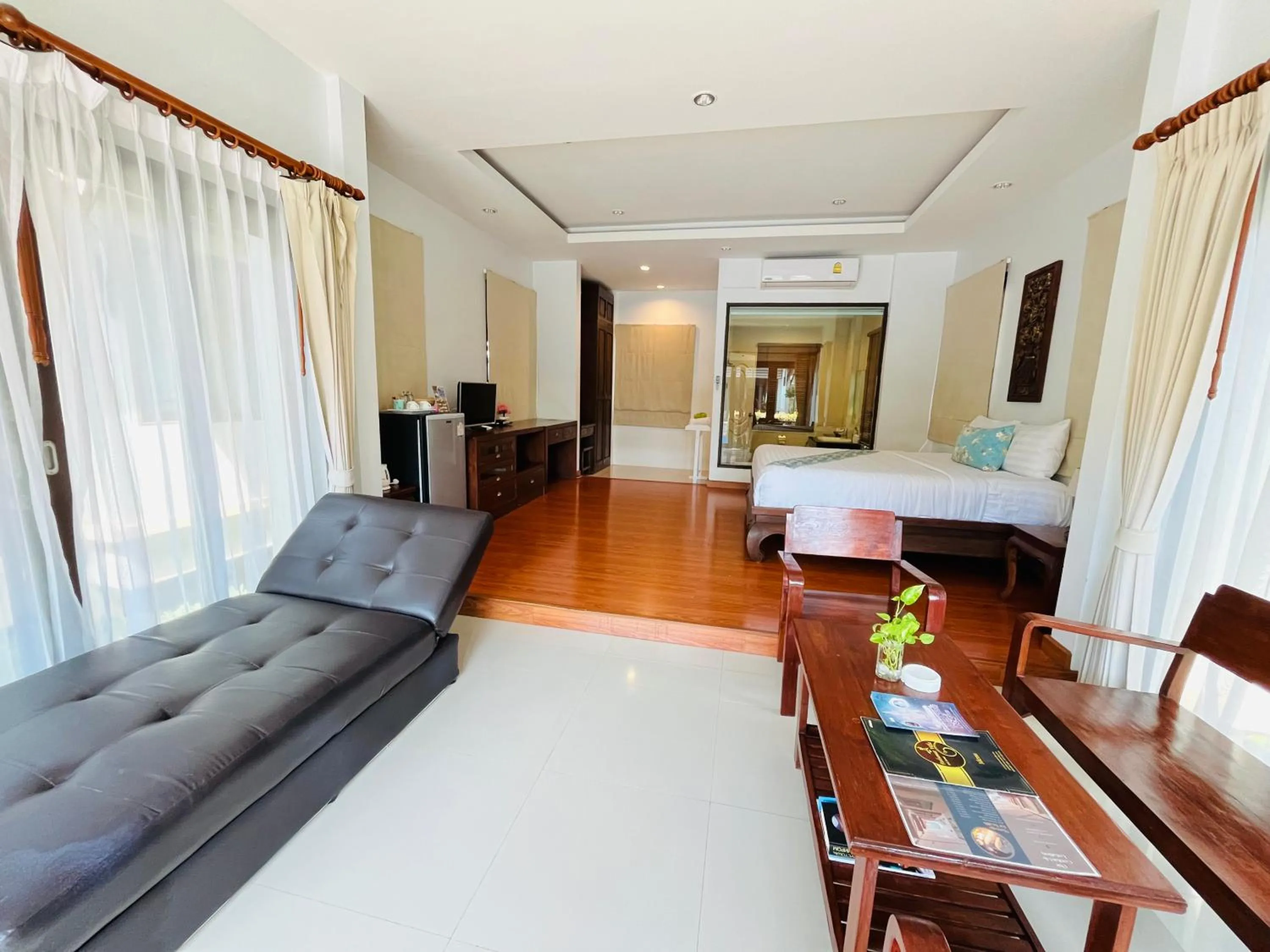 Property building, Bed in Poolsawat Villa - SHA Plus