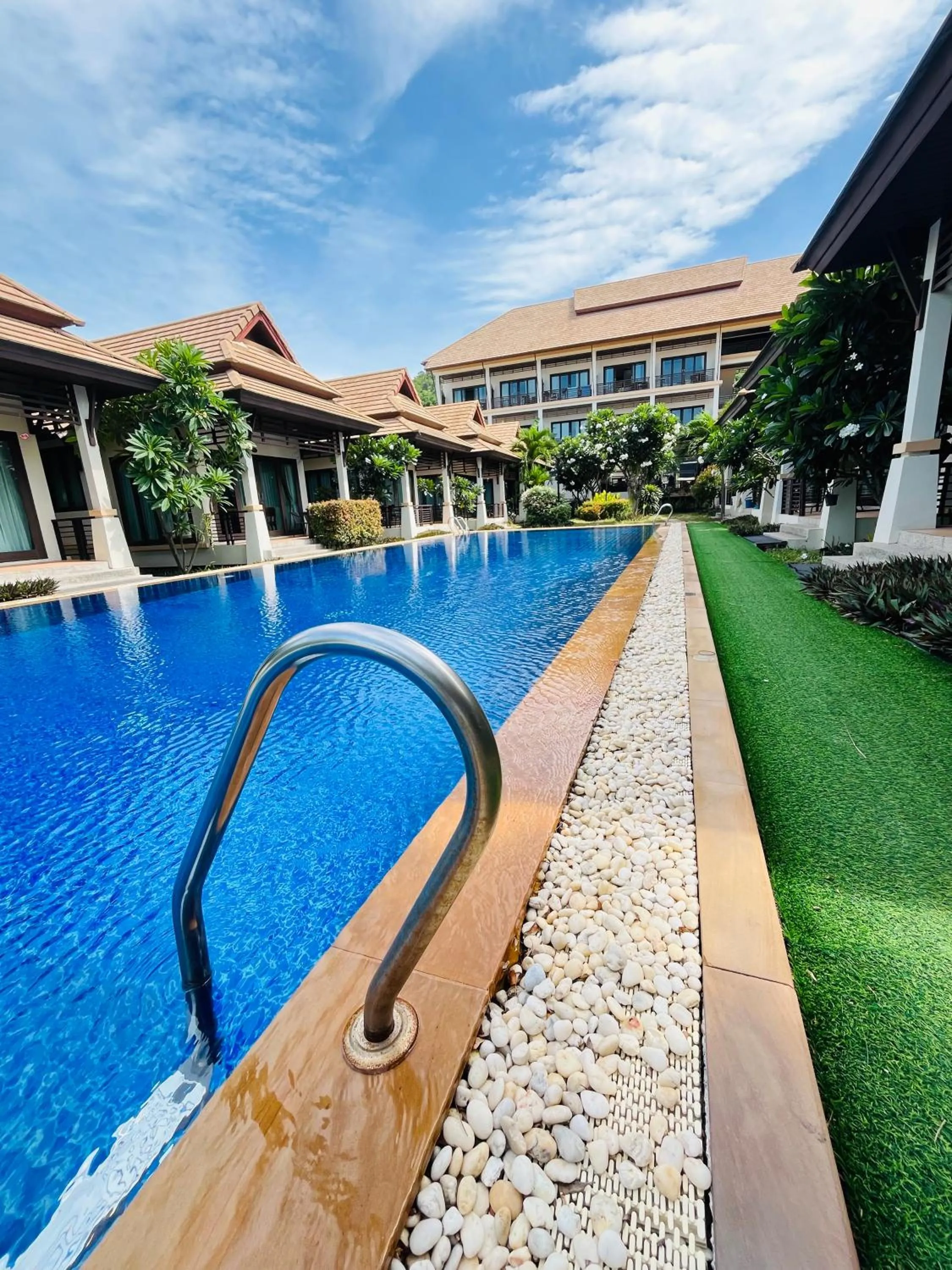Swimming pool in Poolsawat Villa - SHA Plus