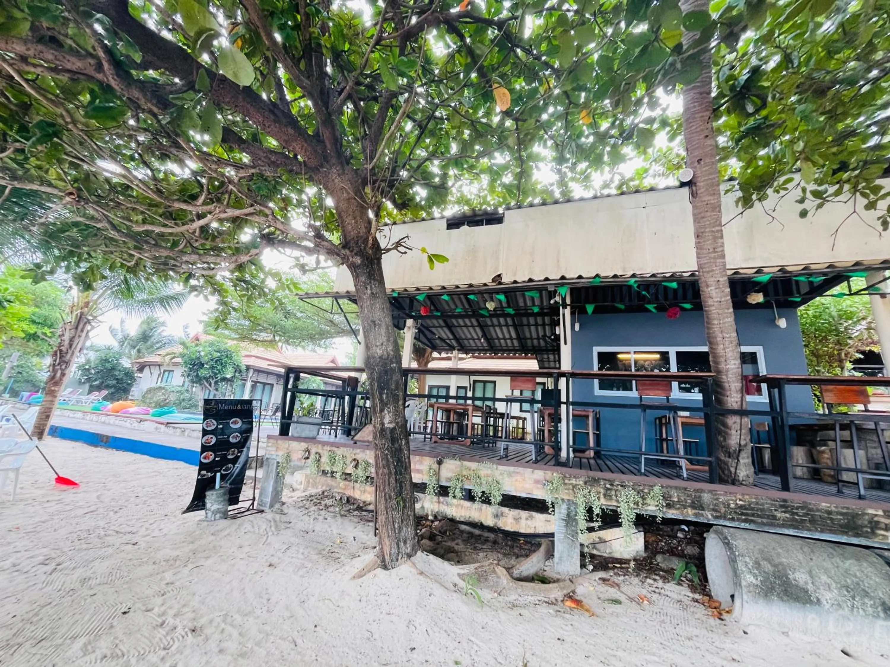 Restaurant/places to eat in Poolsawat Villa - SHA Plus