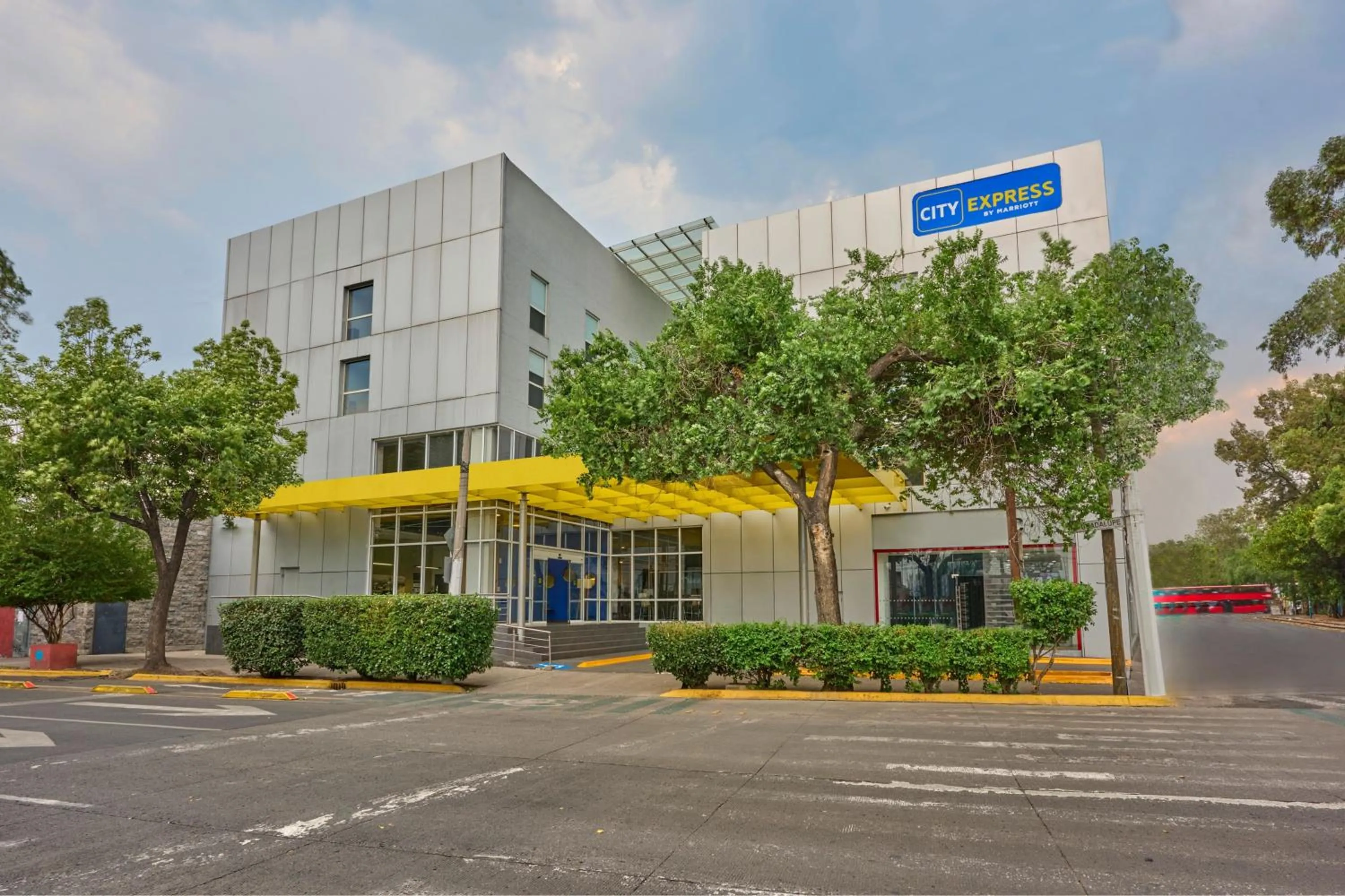 Property building in City Express by Marriott Ciudad de México La Villa
