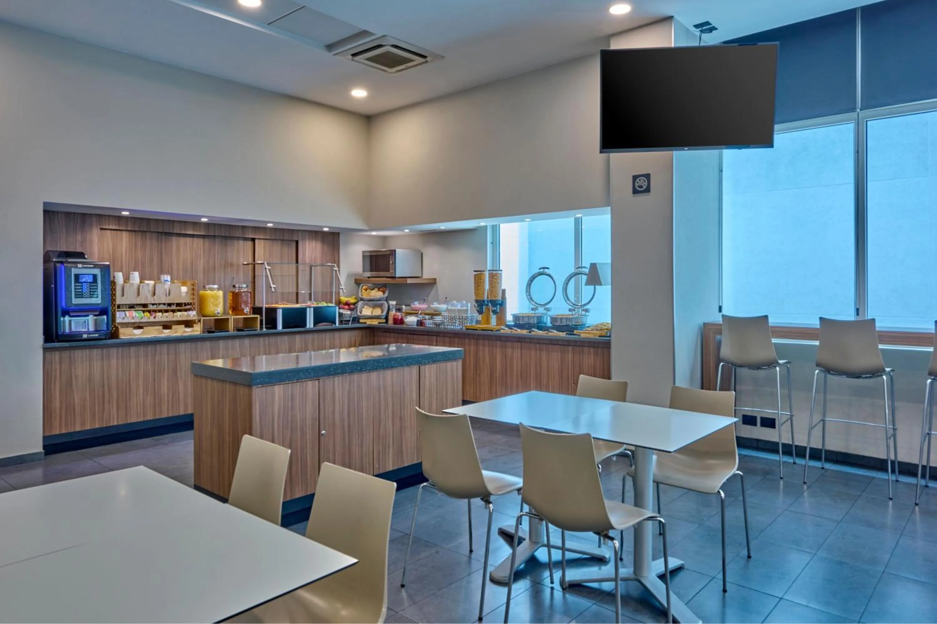 Breakfast in City Express by Marriott Ciudad de México La Villa