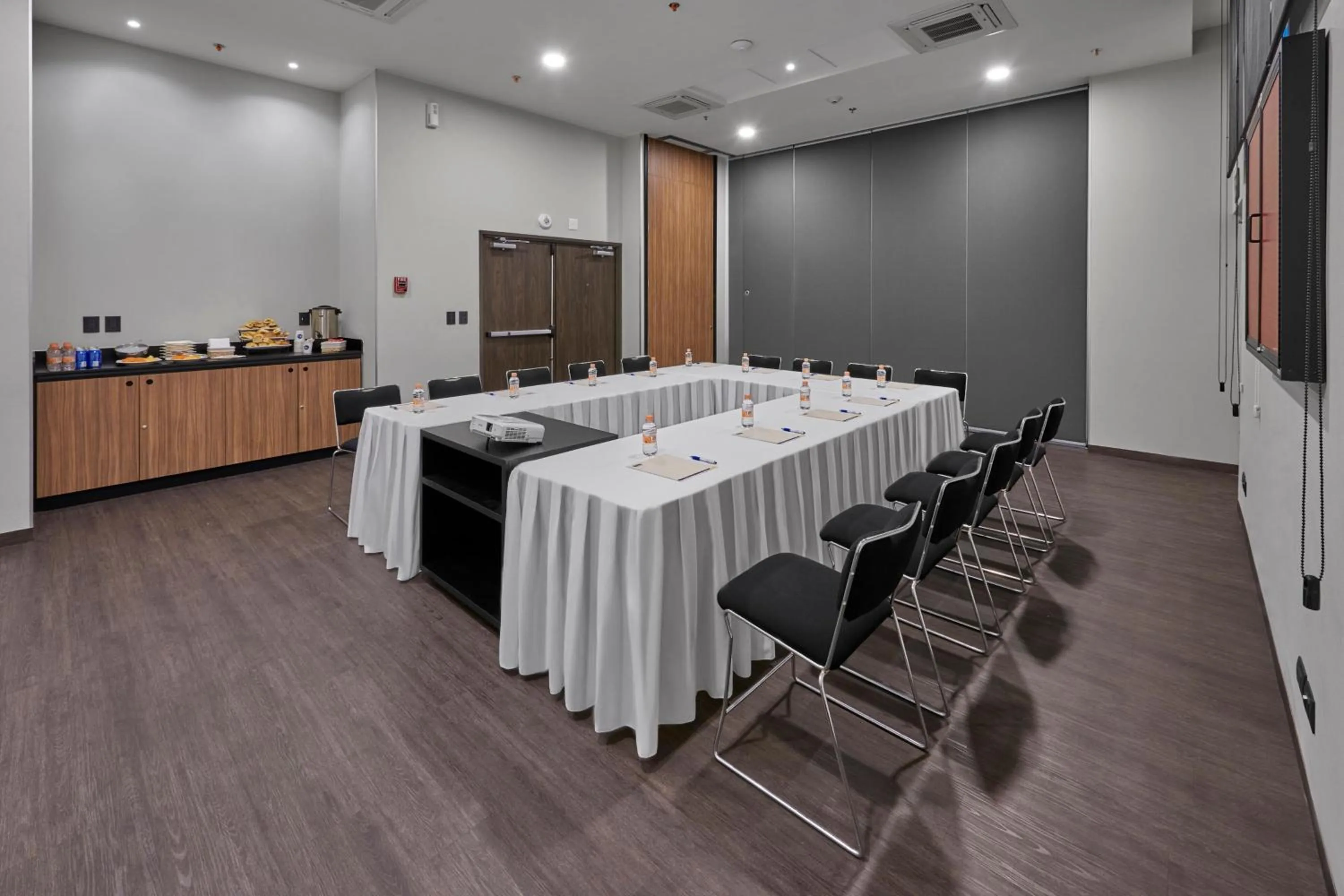 Meeting/conference room in City Express by Marriott Ciudad de México La Villa