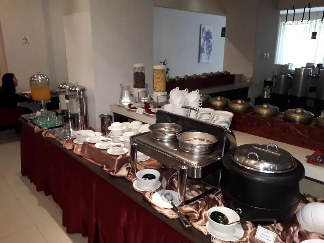 Restaurant/places to eat in Daima Hotel Padang Restaurant/places to eat in Daima Hotel Padang