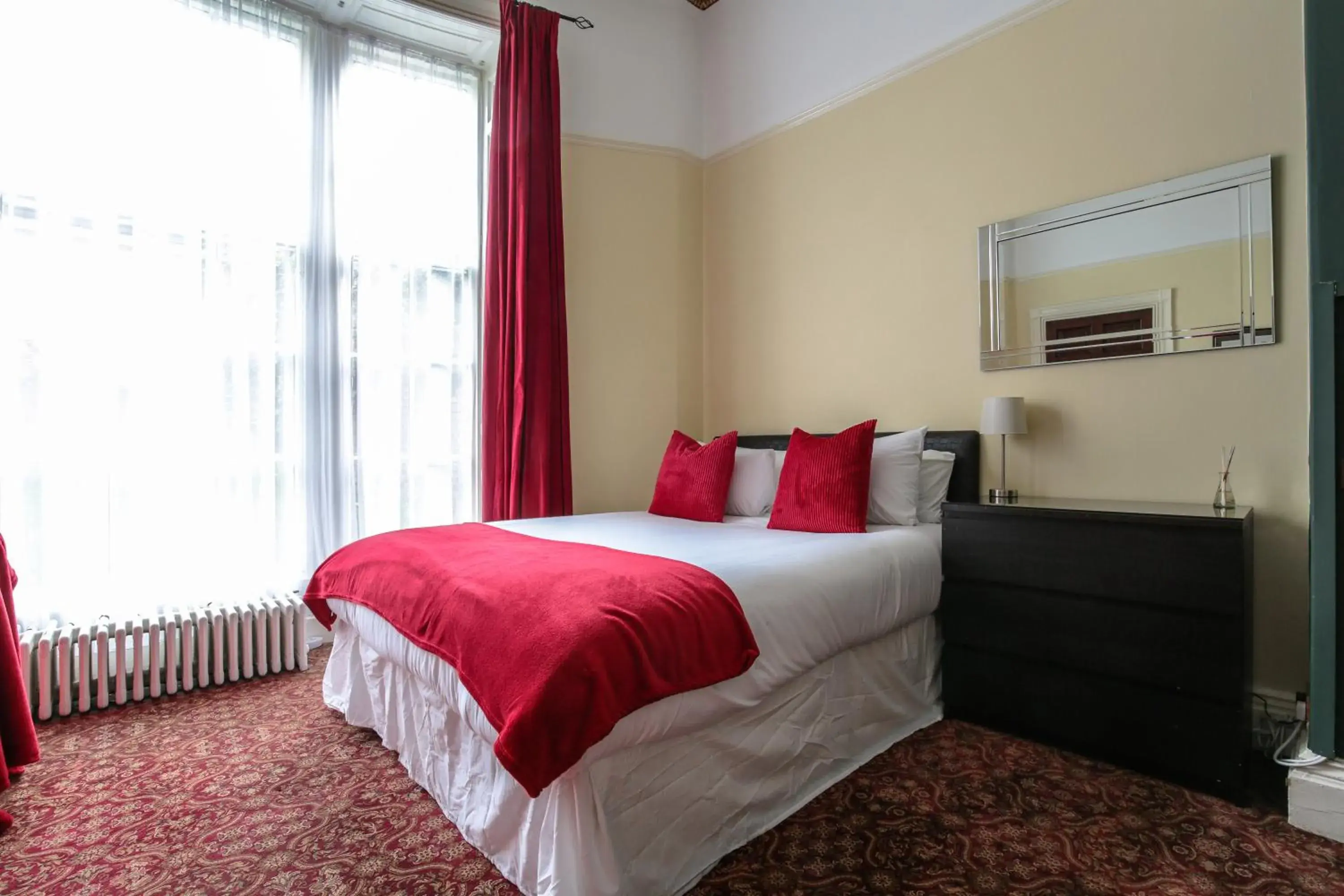 Bed in City Studios - Rodney Street Bed in City Studios - Rodney Street