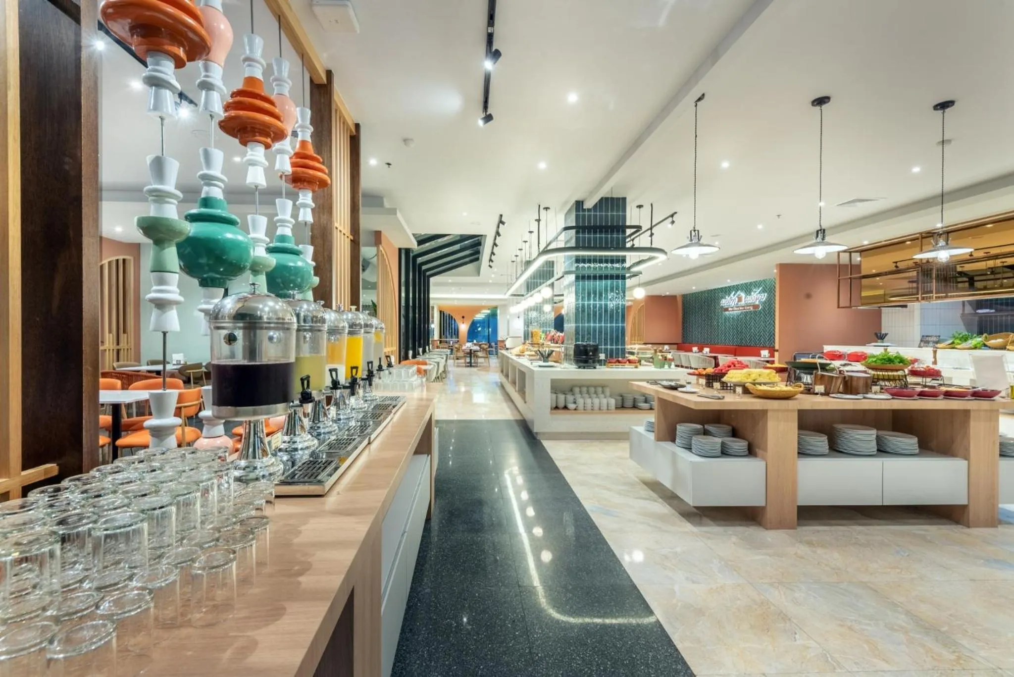 Restaurant/places to eat in Buri Sriphu Hotel