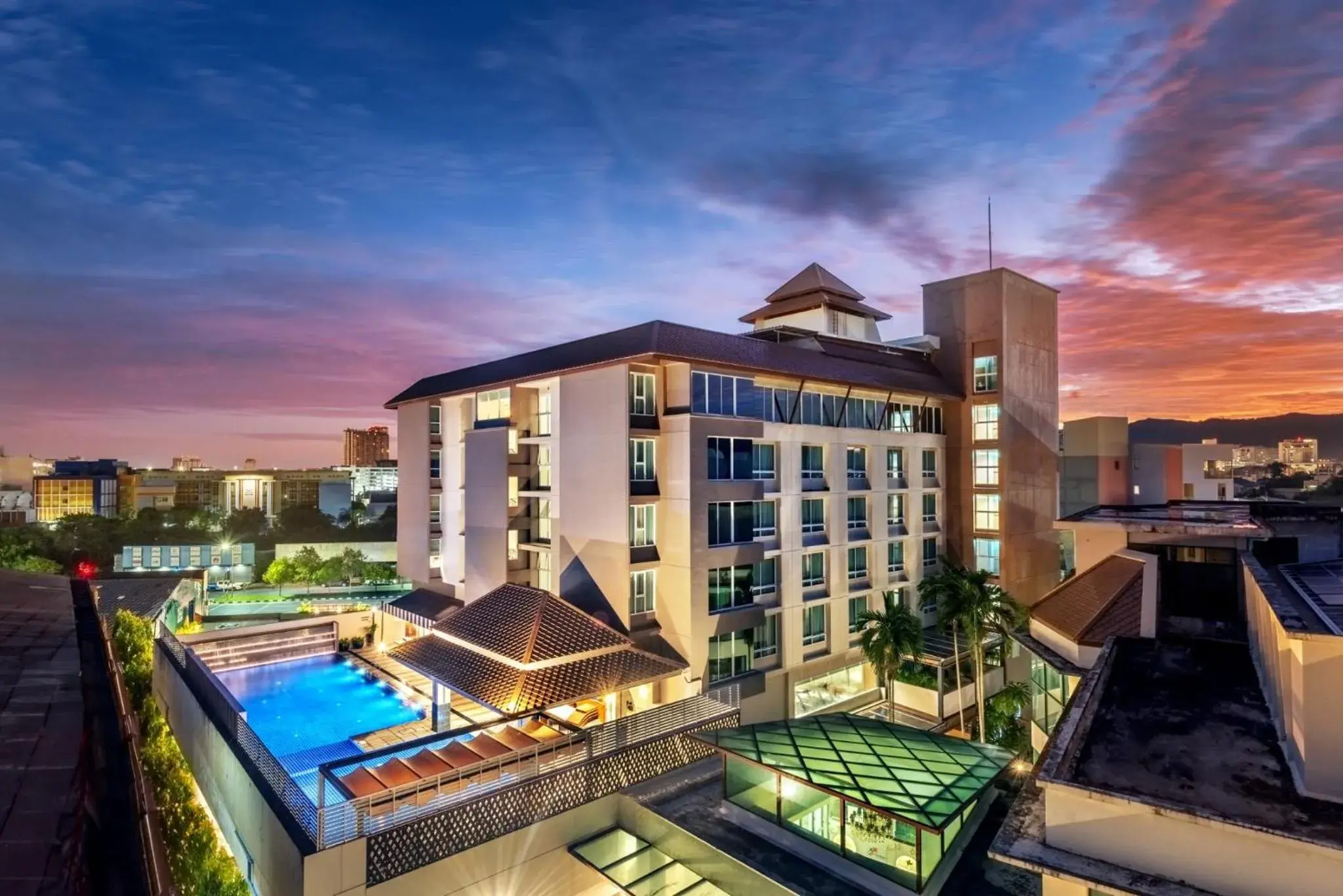 Property building in Buri Sriphu Hotel Property building in Buri Sriphu Hotel