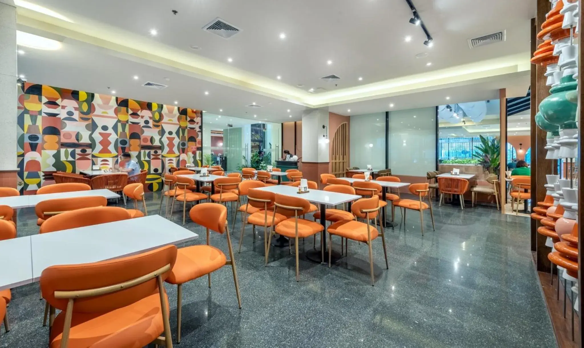 Restaurant/places to eat in Buri Sriphu Hotel Restaurant/places to eat in Buri Sriphu Hotel