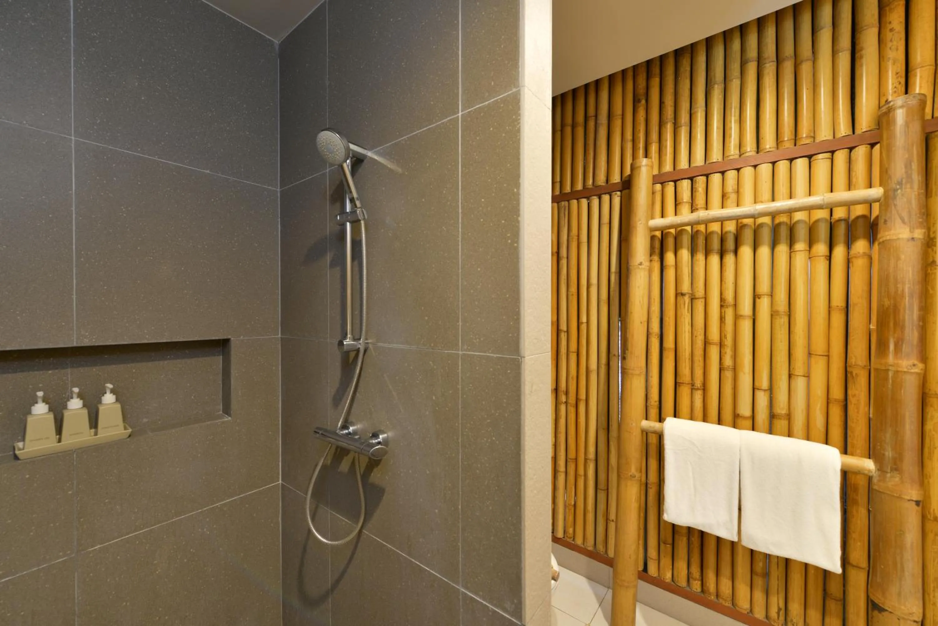 Shower in Twin Lotus Resort and Spa - SHA Plus - Adult Only "November - April"