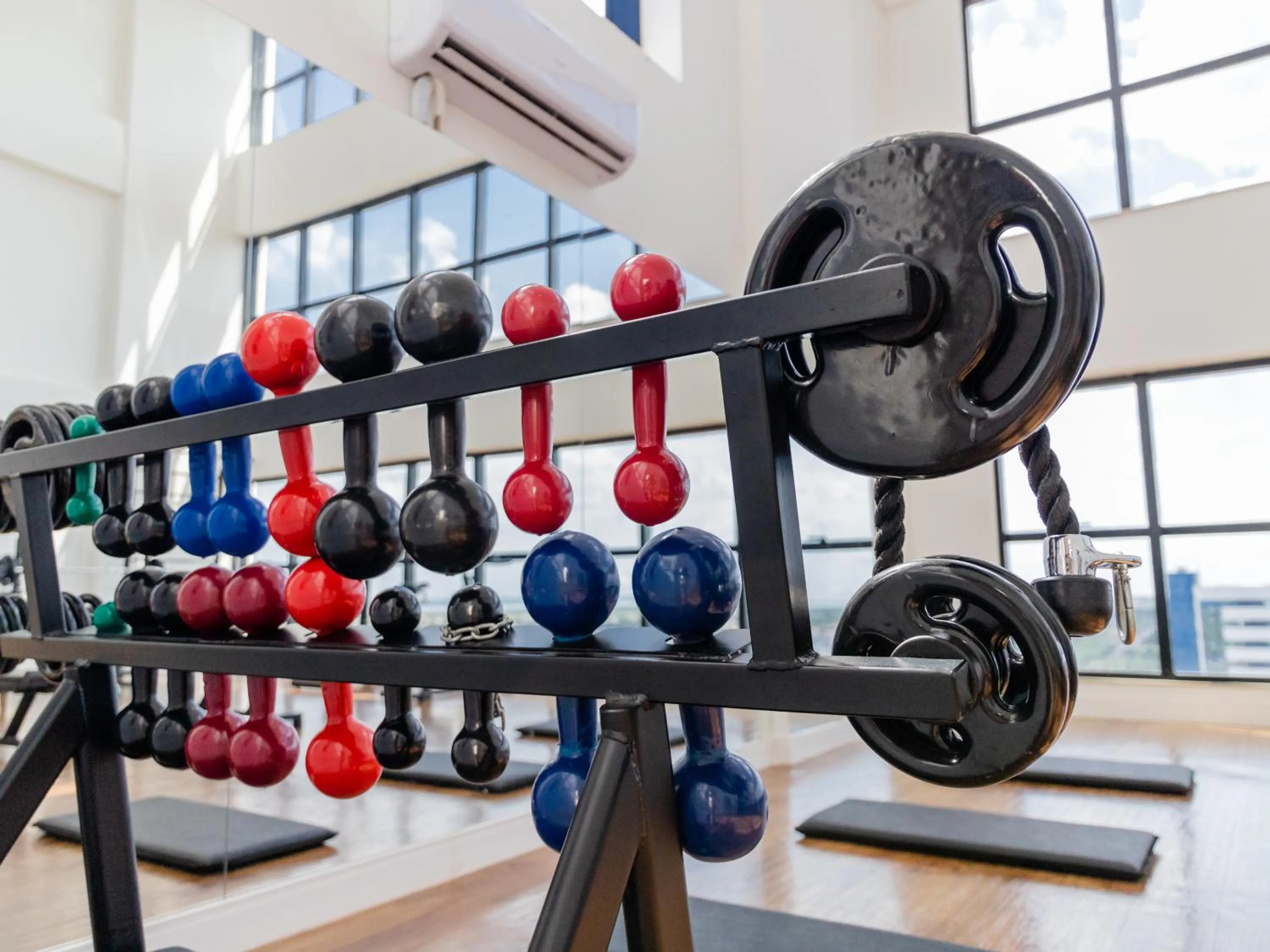 Fitness centre/facilities in Vivence Suítes Hotel Palmas