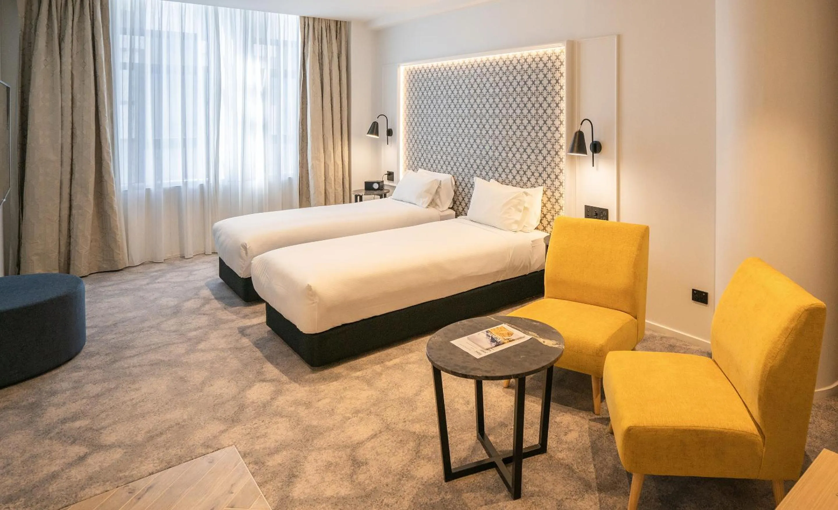 Photo of the whole room, Bed in Legacy Airedale Hotel Auckland