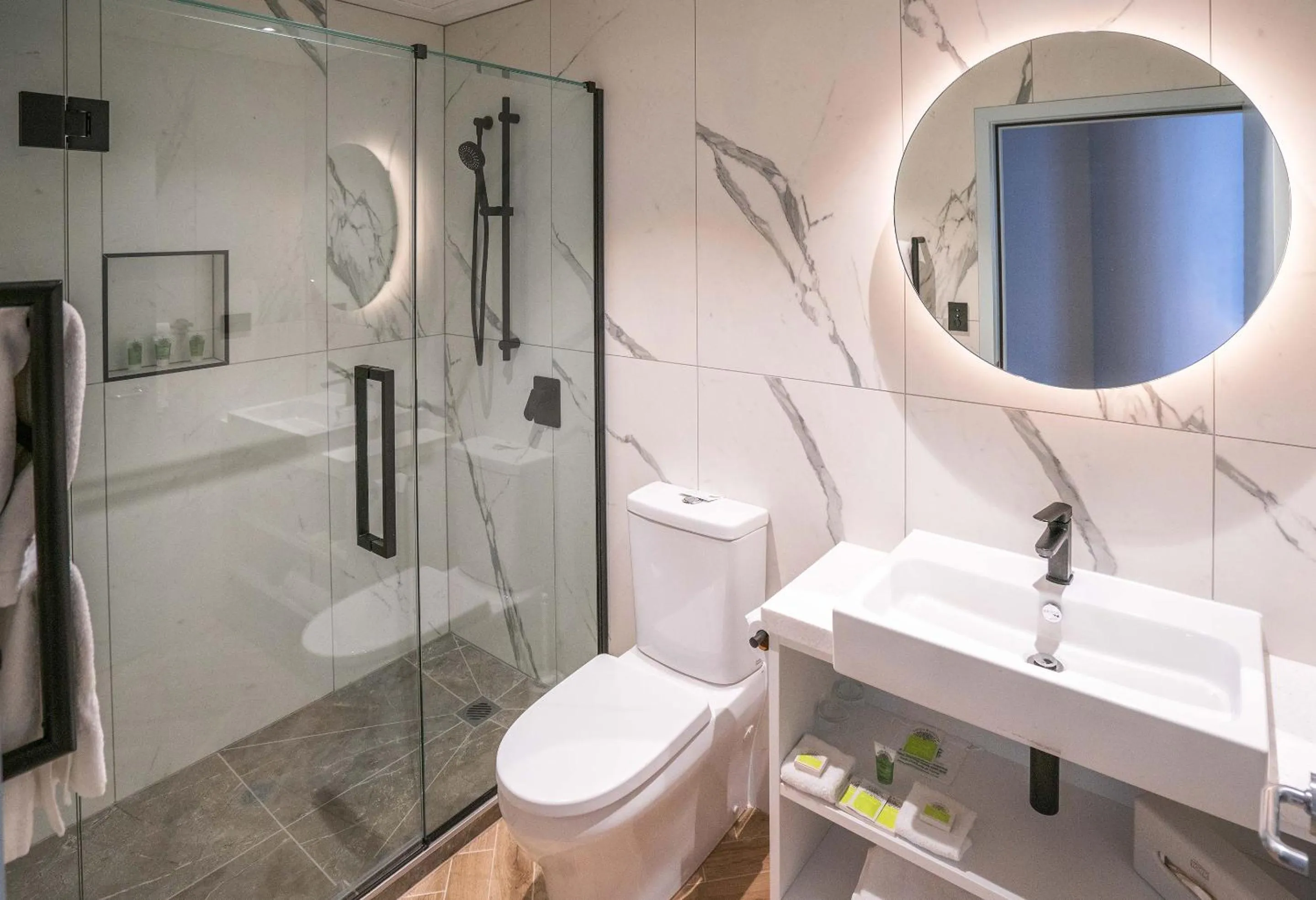 Bathroom in Legacy Airedale Hotel Auckland