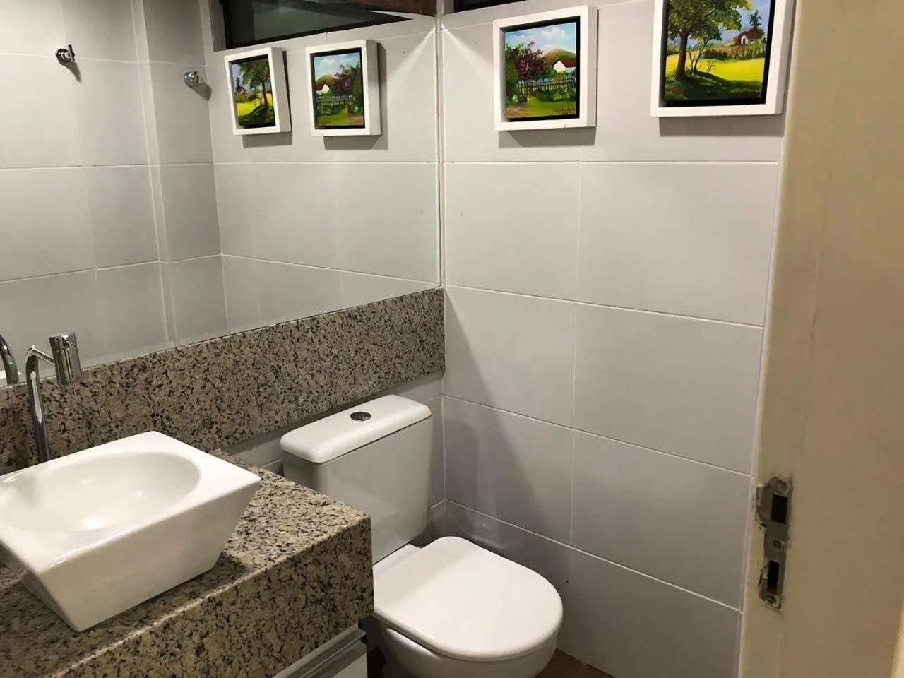 Toilet in HOTEL CANARIUS DE GRAVATA - Flat