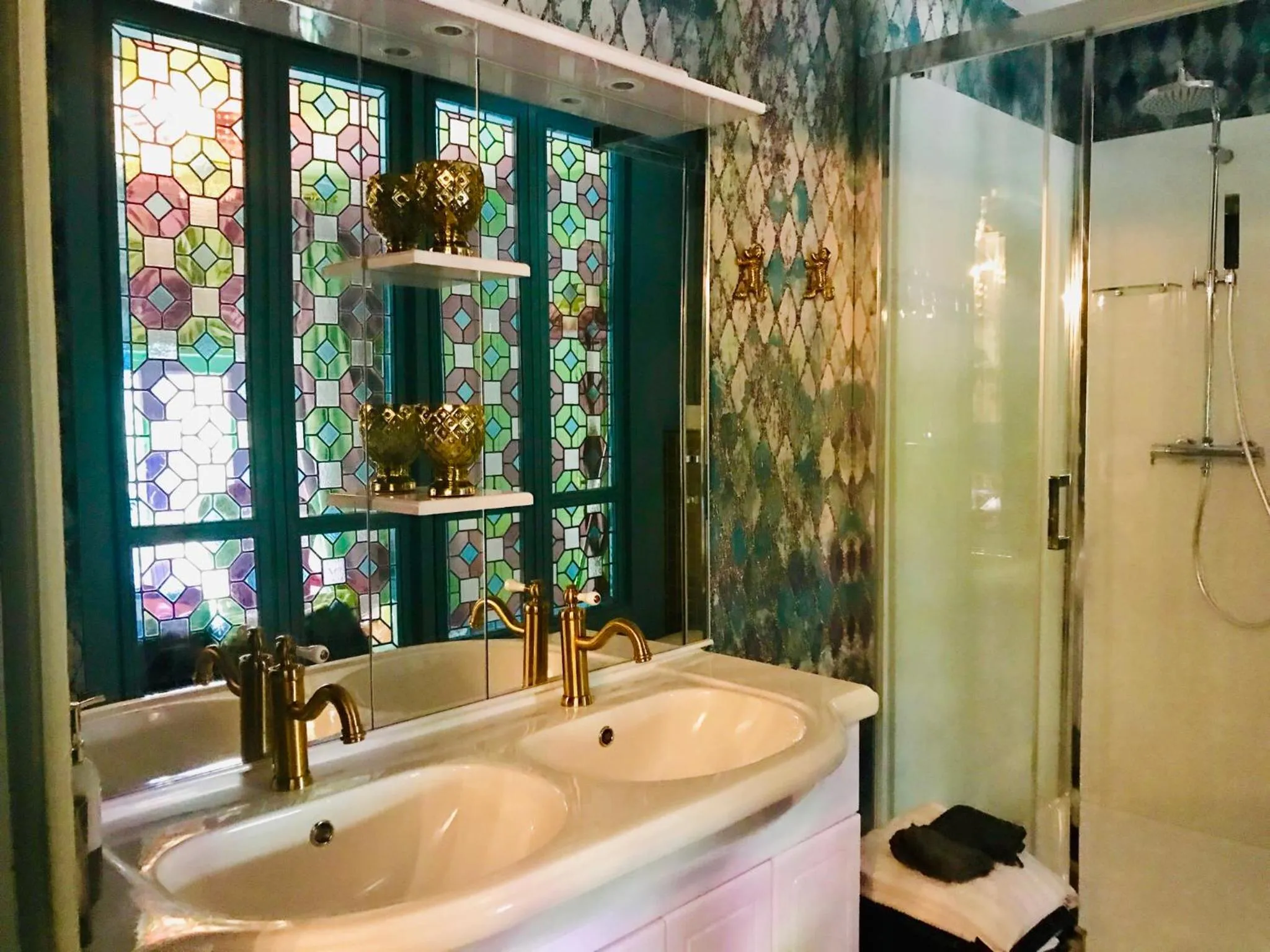 Shower in La Rebière d'Or, B&B et Gîte