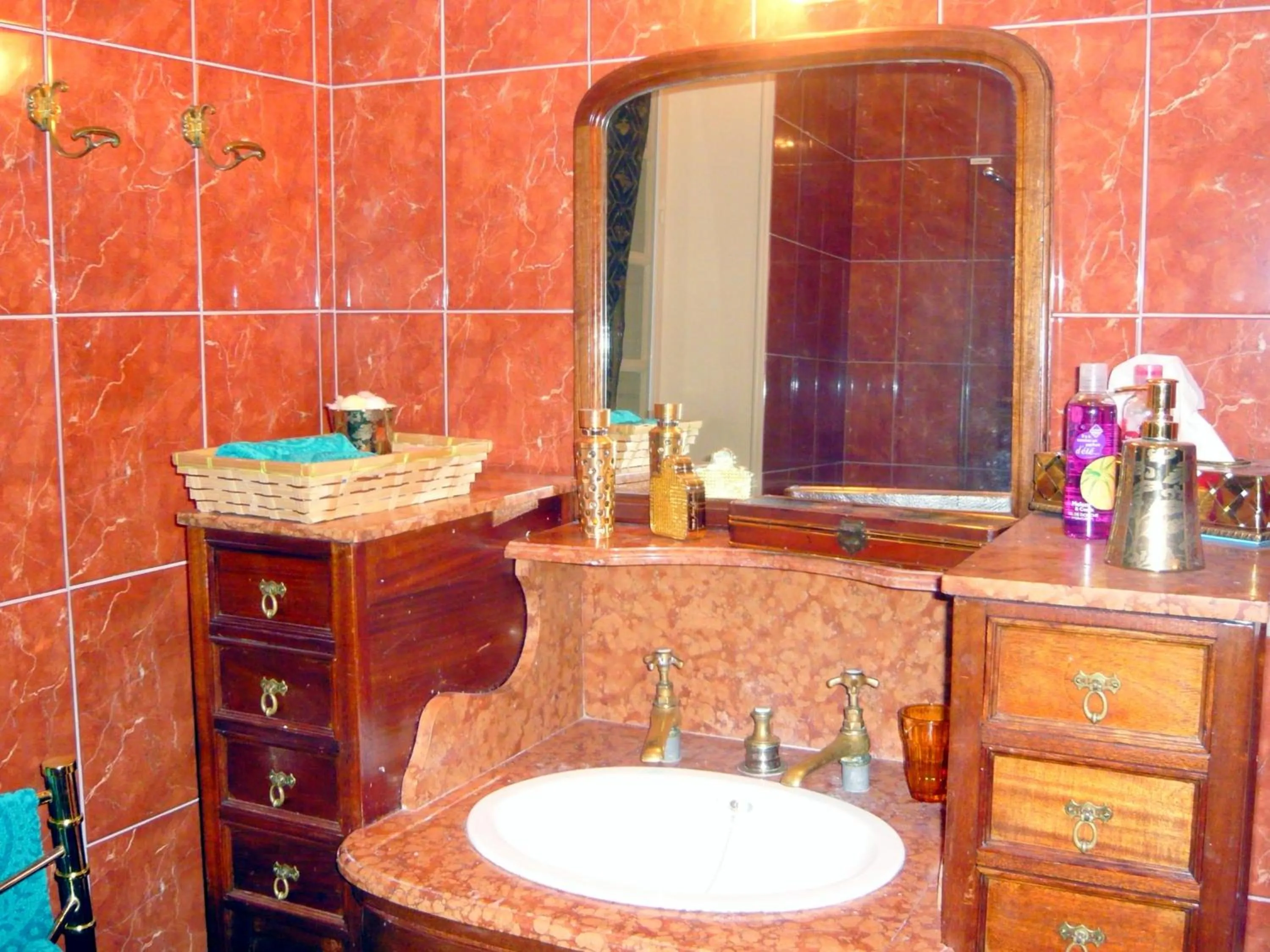 Bathroom in La Rebière d'Or, B&B et Gîte
