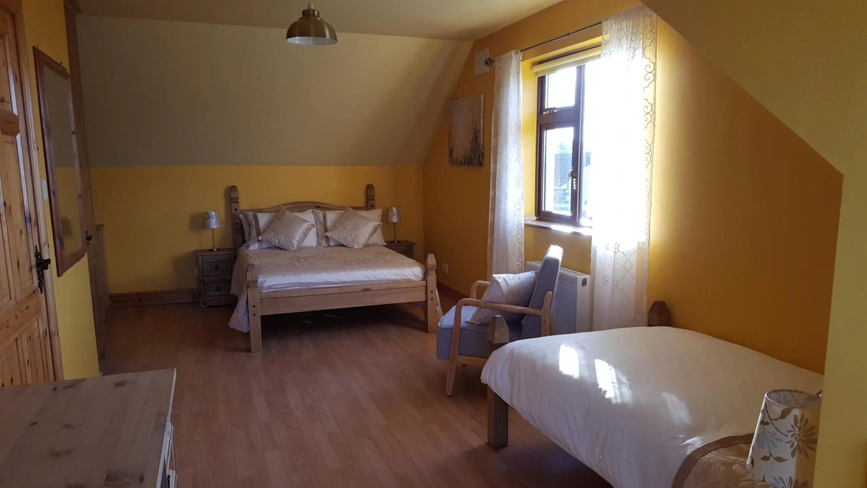 Bedroom, Bed in Leroy´s Lodge