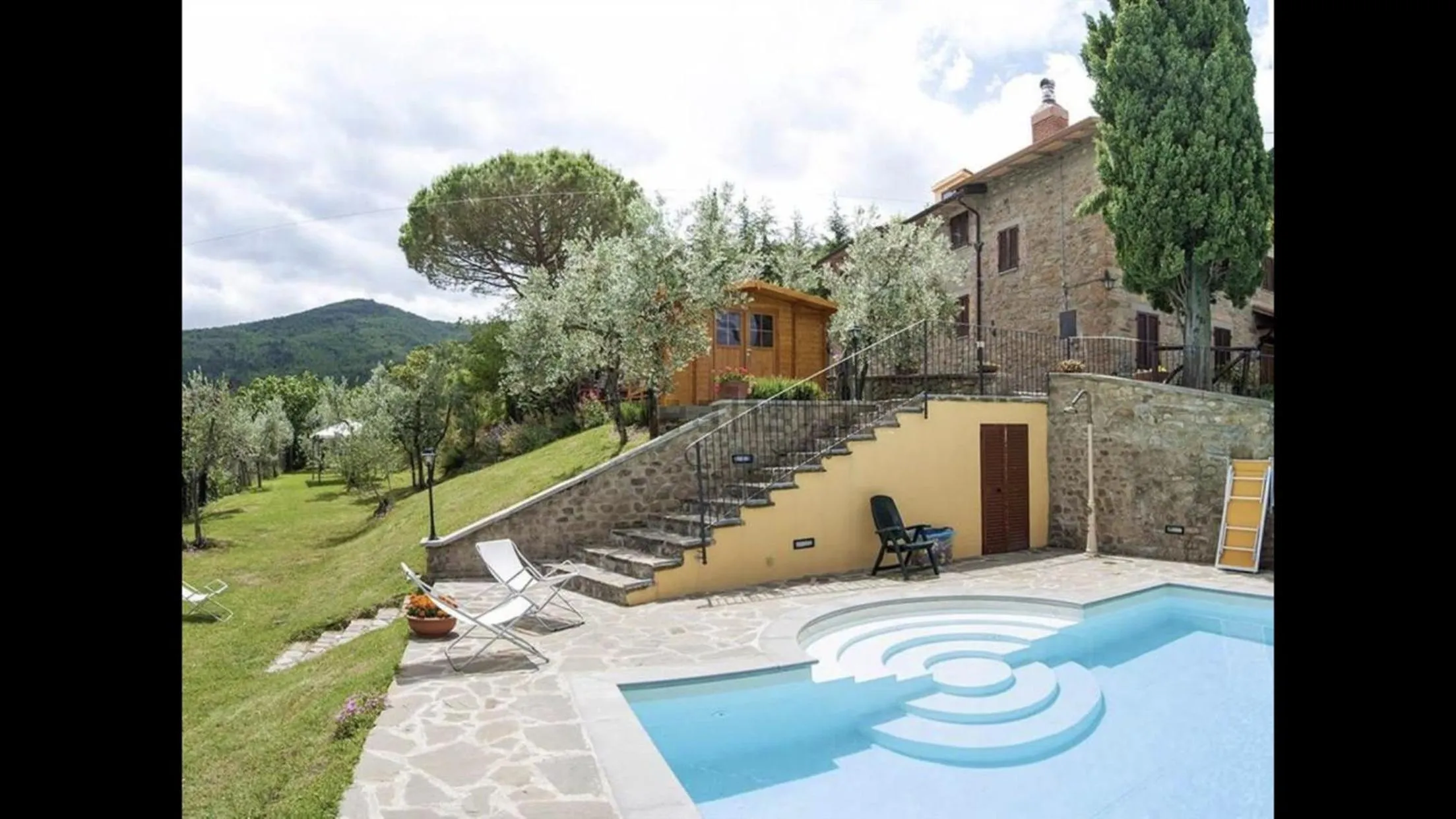 Swimming pool in Casa di Sasso