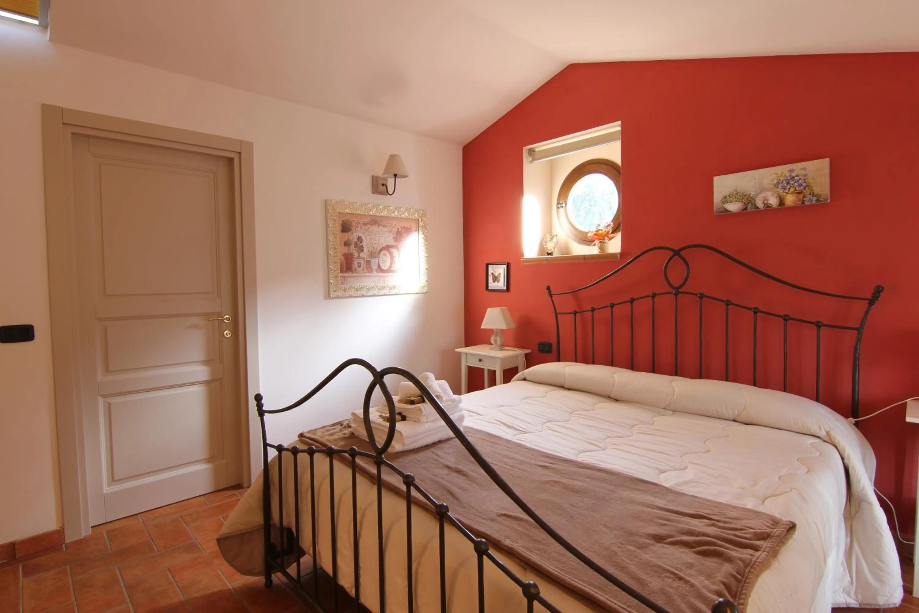 Photo of the whole room, Bed in Casa di Sasso