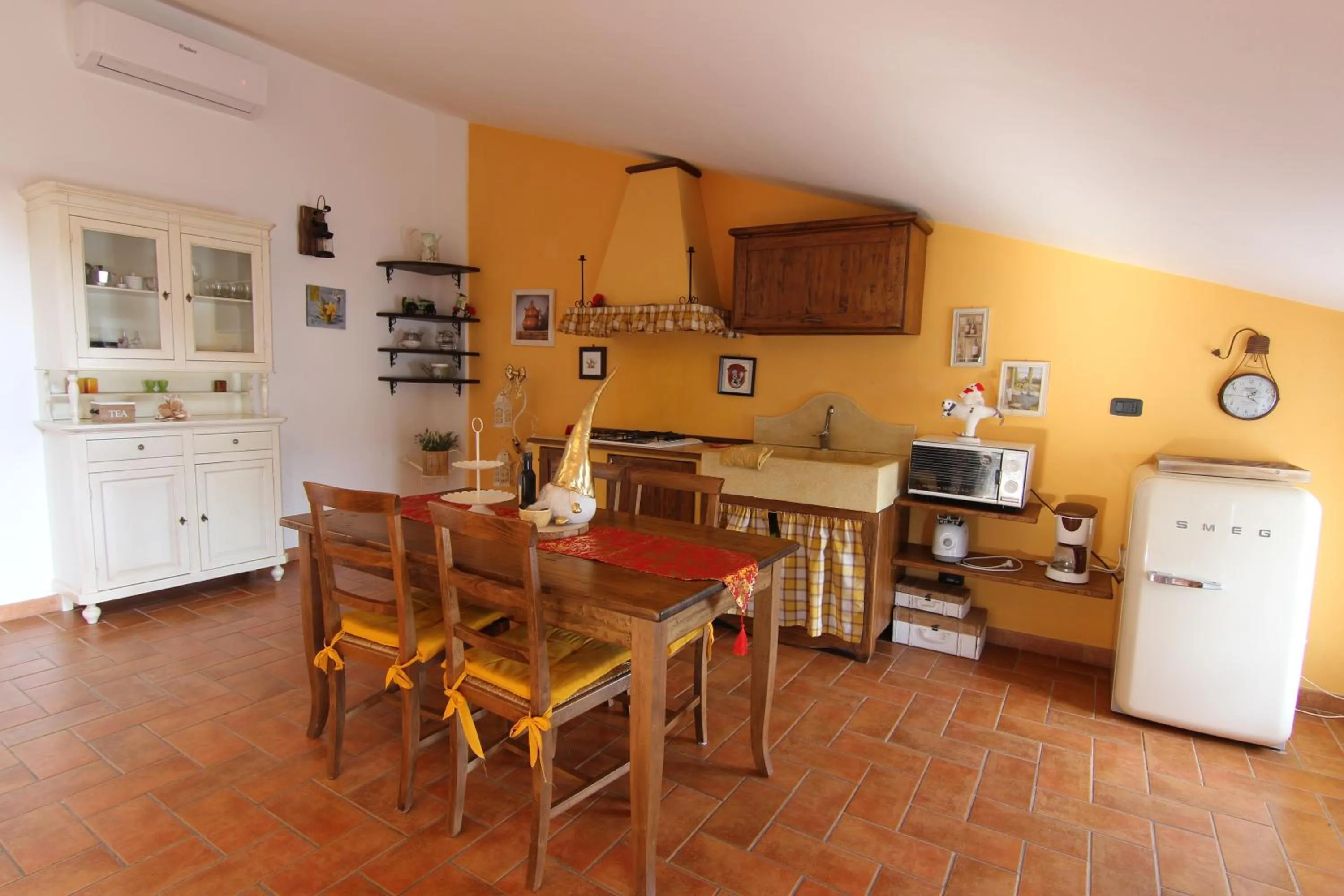 Kitchen or kitchenette in Casa di Sasso