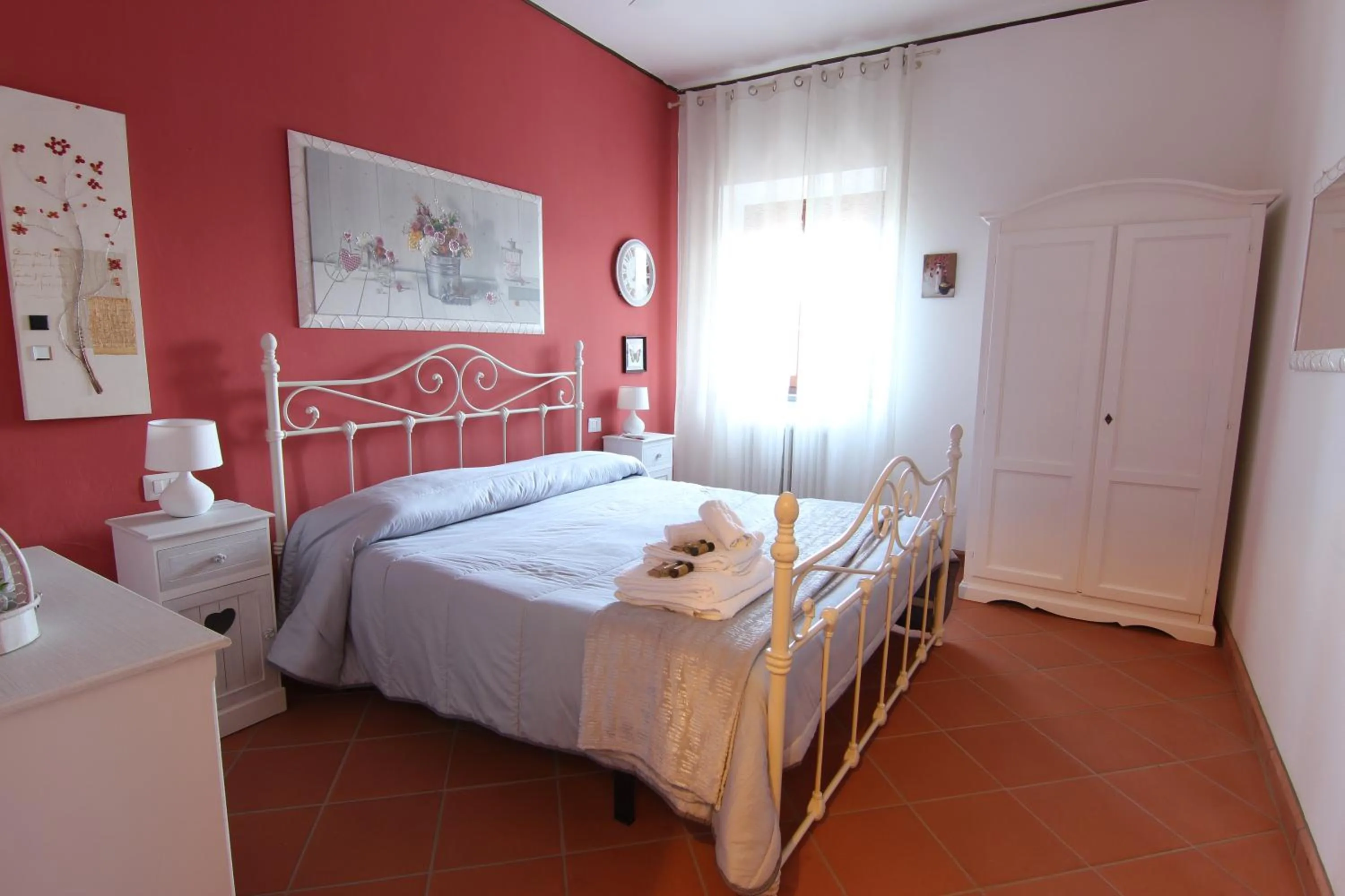 Photo of the whole room, Bed in Casa di Sasso
