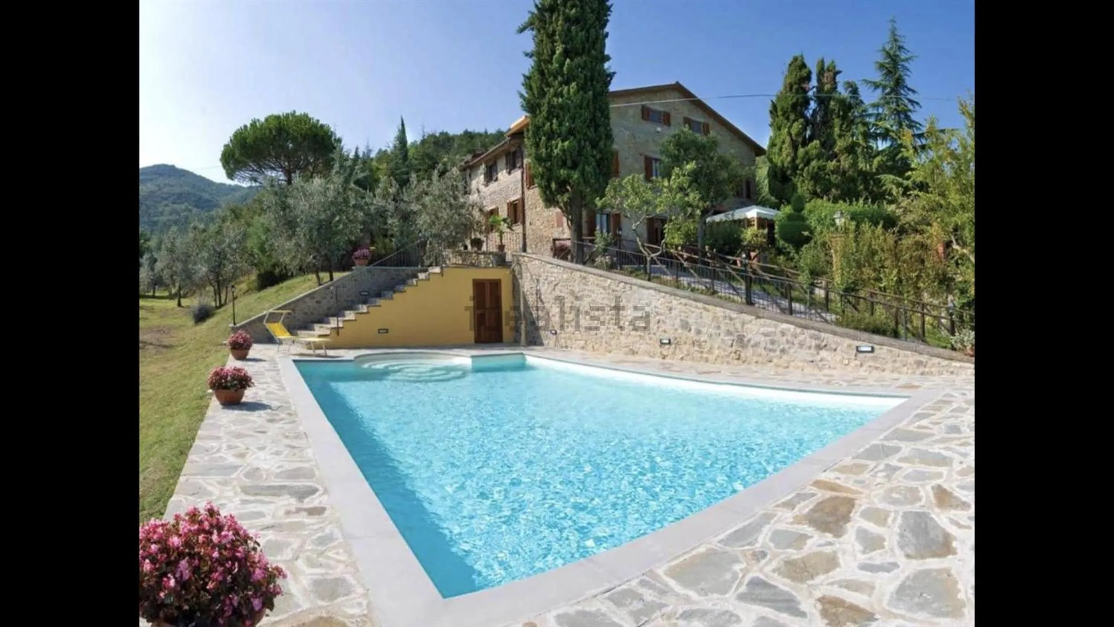 Swimming pool in Casa di Sasso